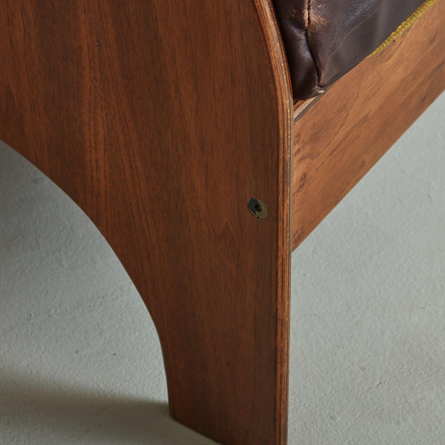 Stuhl „Arcata“ aus Nussbaum + Leder von Gae Aulenti für Poltronova, Italien 1968 im Angebot 1