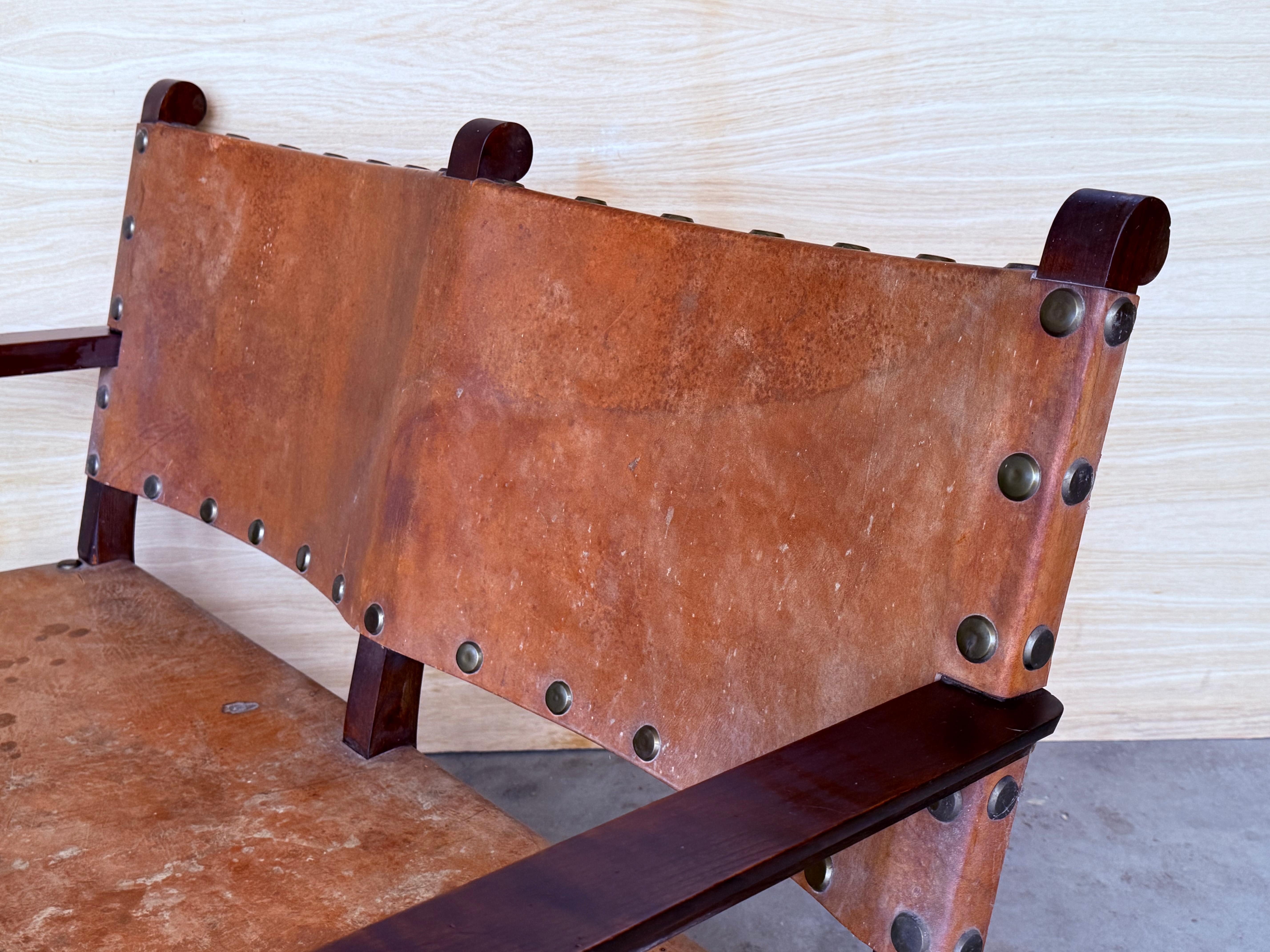 Canapé, banquette en cuir de noyer Brown  Ferronnerie baroque du 18e siècle de Cordoba en vente 5