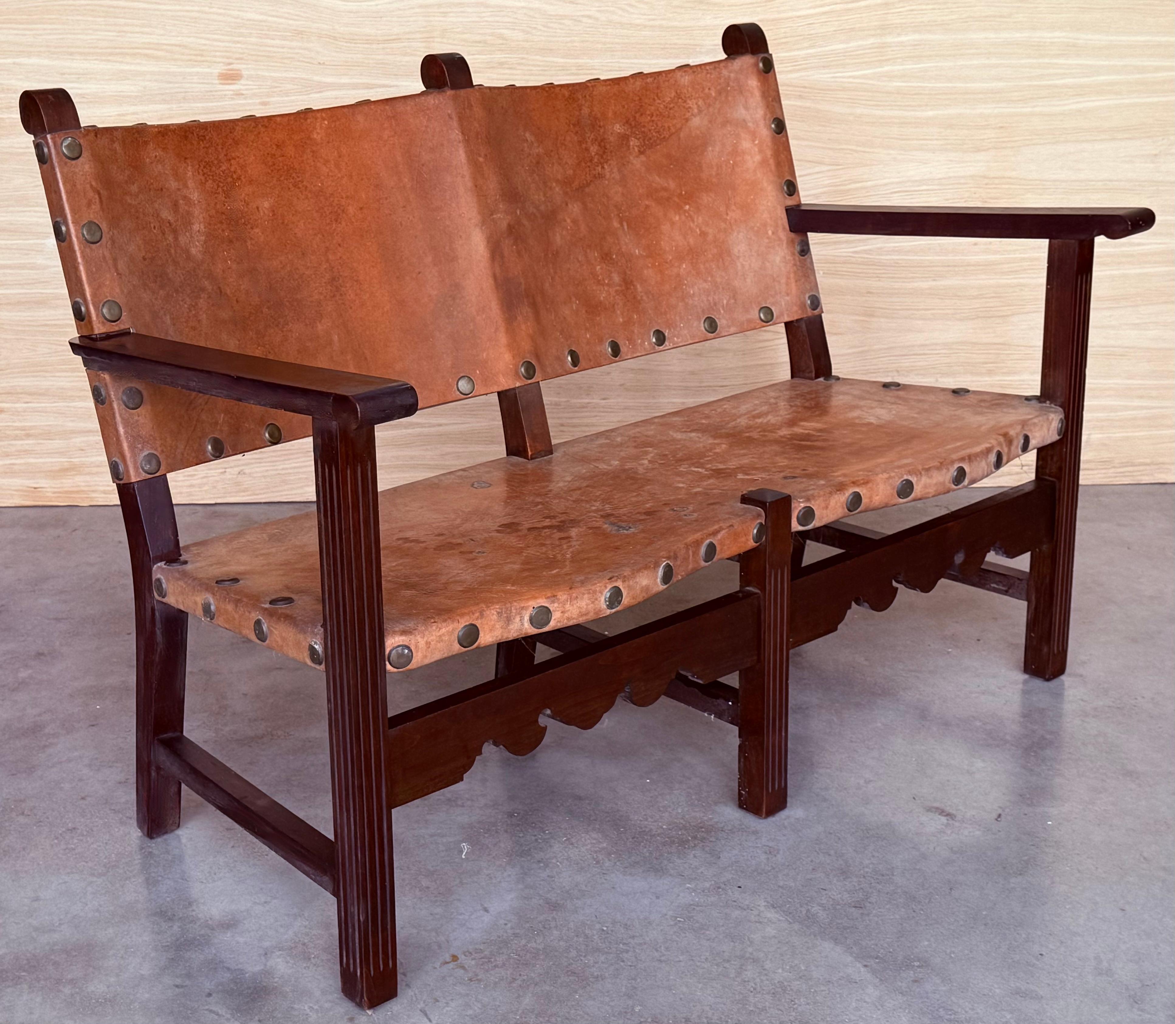 Cuir Canapé, banquette en cuir de noyer Brown  Ferronnerie baroque du 18e siècle de Cordoba en vente