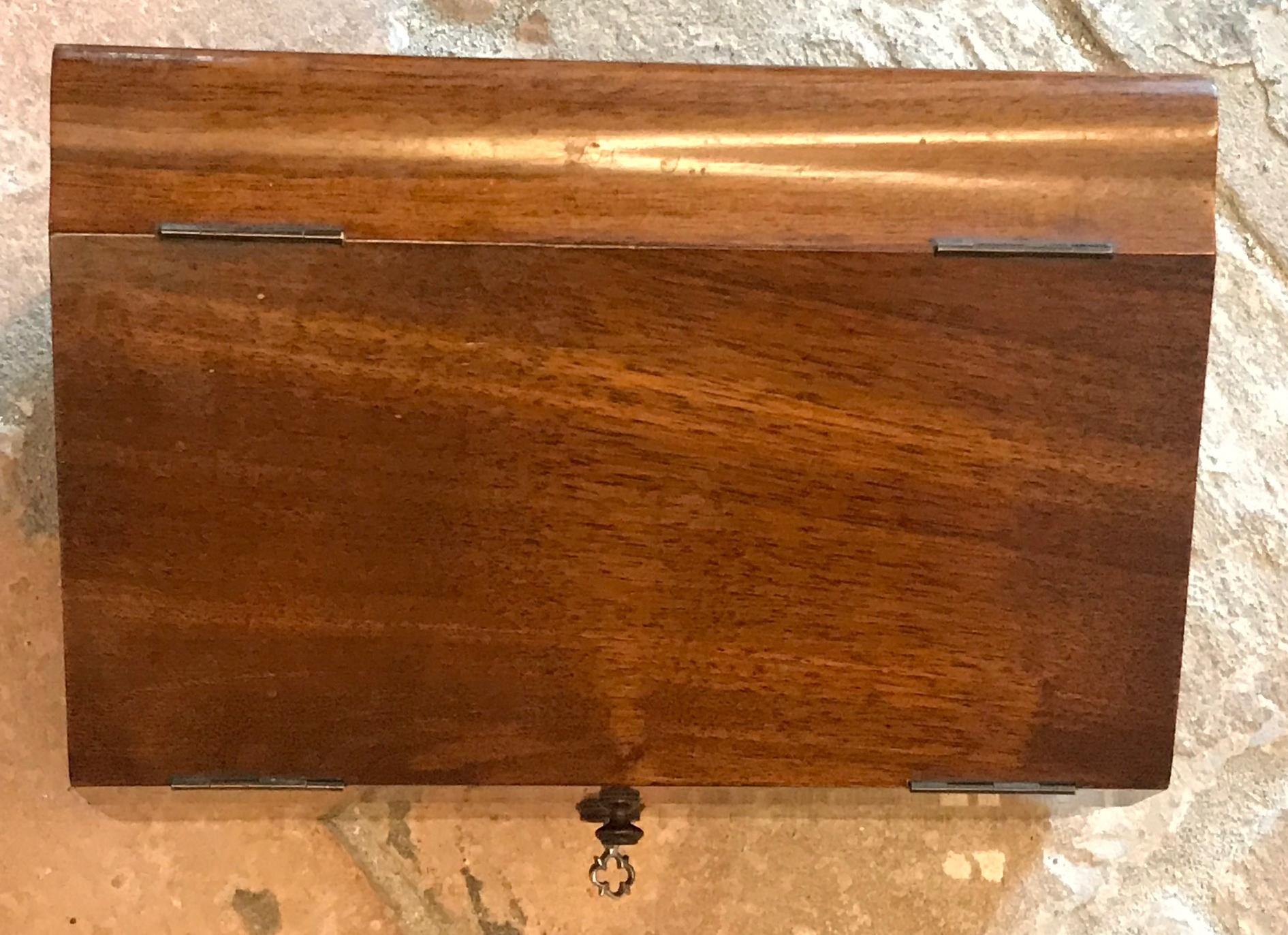 Walnut Letterbox, early 20th Century For Sale 3