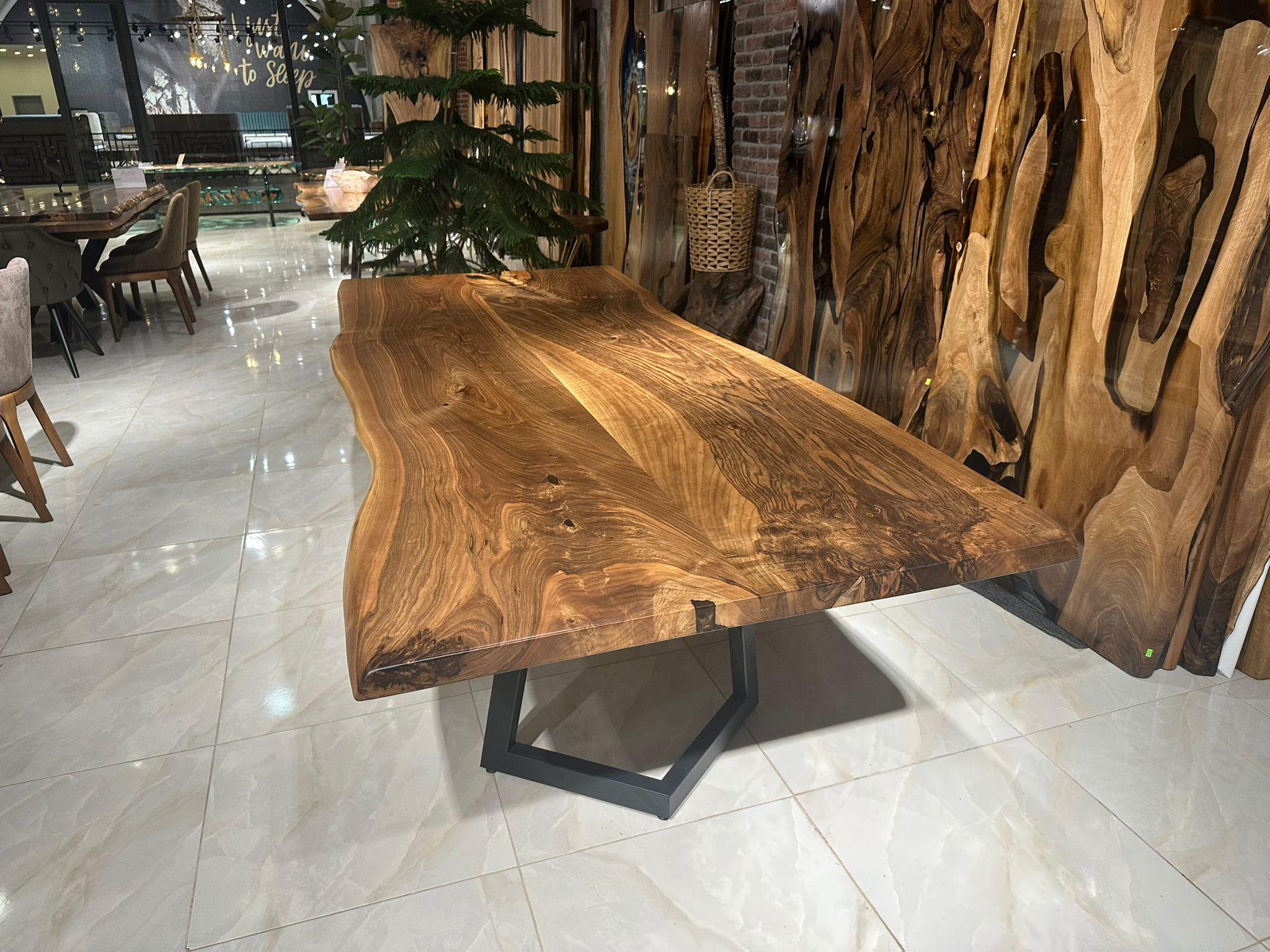 Walnut Live Edge Wooden Kitchen Table In New Condition For Sale In İnegöl, TR