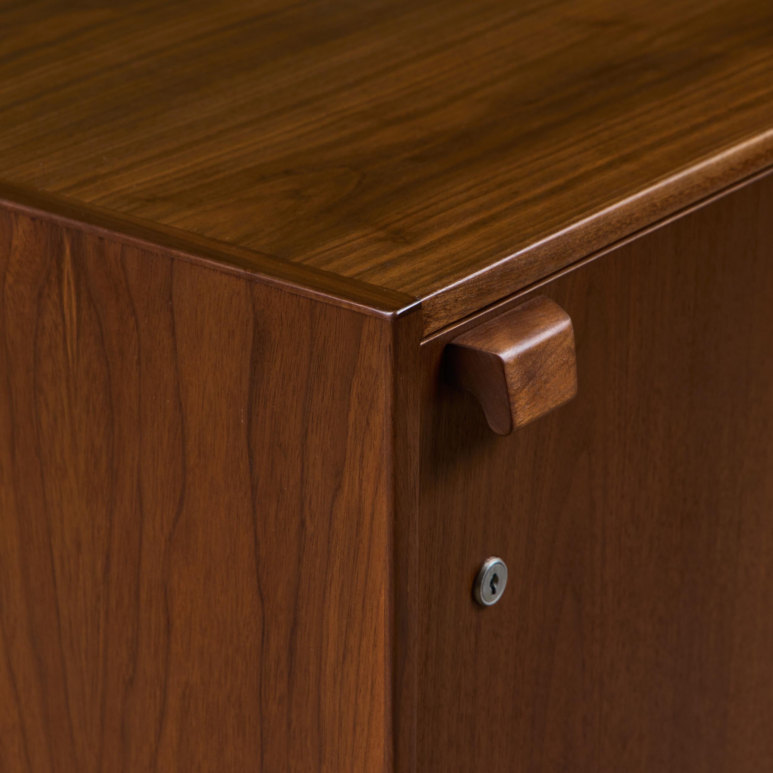 Walnut Locking Cabinet by Jens Risom For Sale 7
