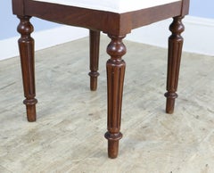 Tabouret Louis Philippe récemment tapissé