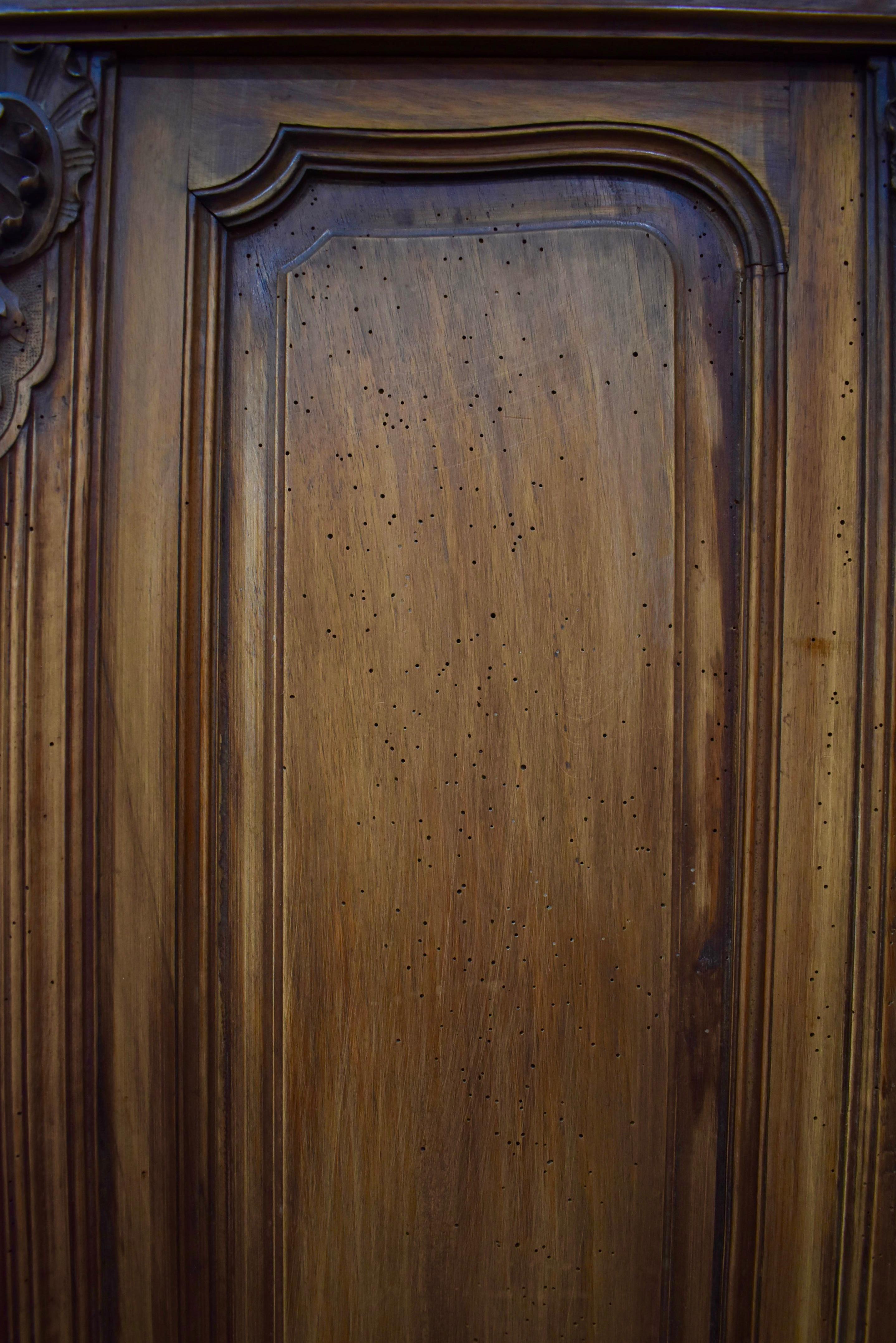 Walnut Louis XV Bookcase with Glass Doors, circa 1890 For Sale 8