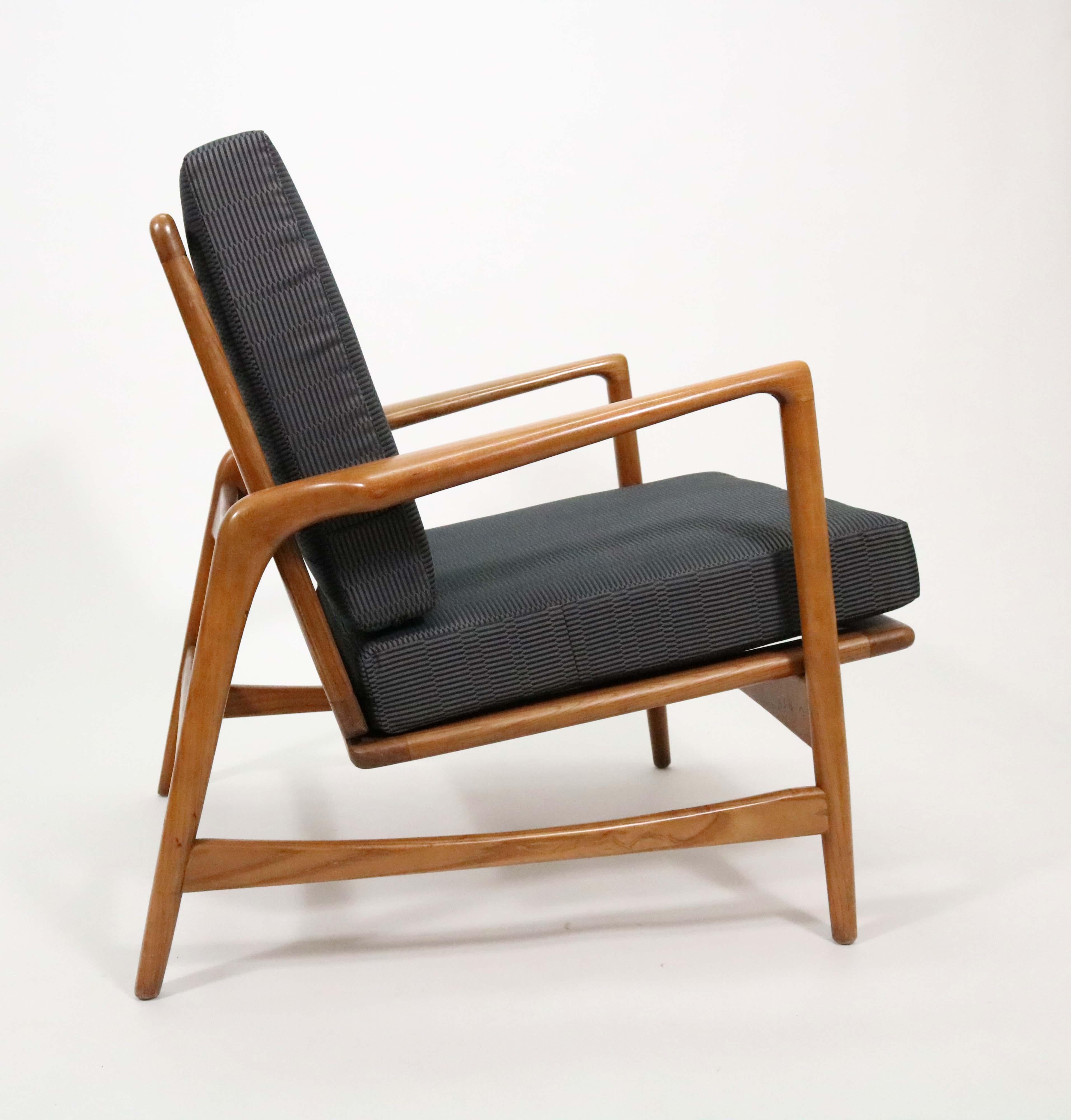 Walnut Lounge Chair and Ottoman with Adjustable Recline by Ib Kofod-Larsen 8