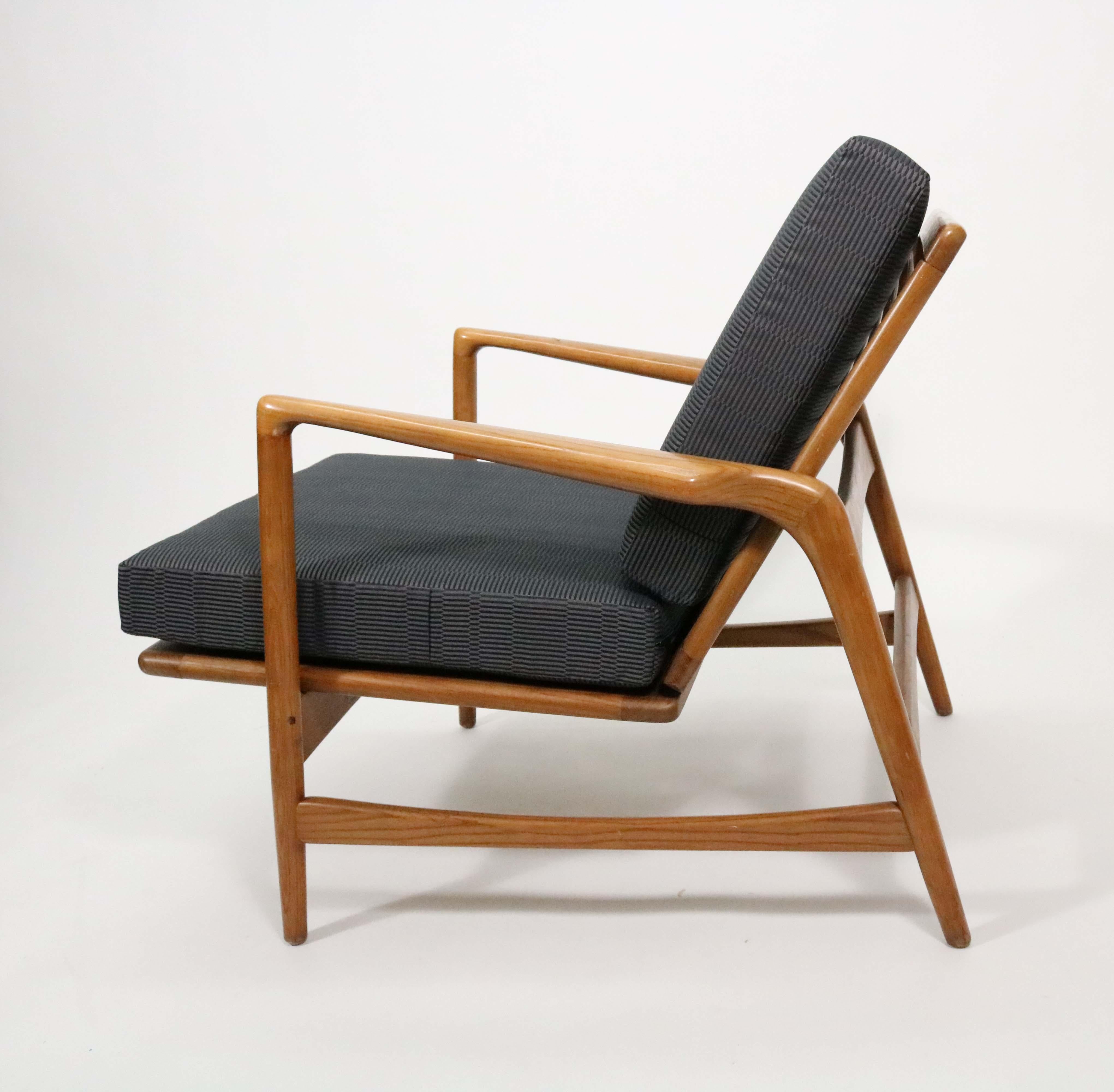 Mid-20th Century Walnut Lounge Chair and Ottoman with Adjustable Recline by Ib Kofod-Larsen