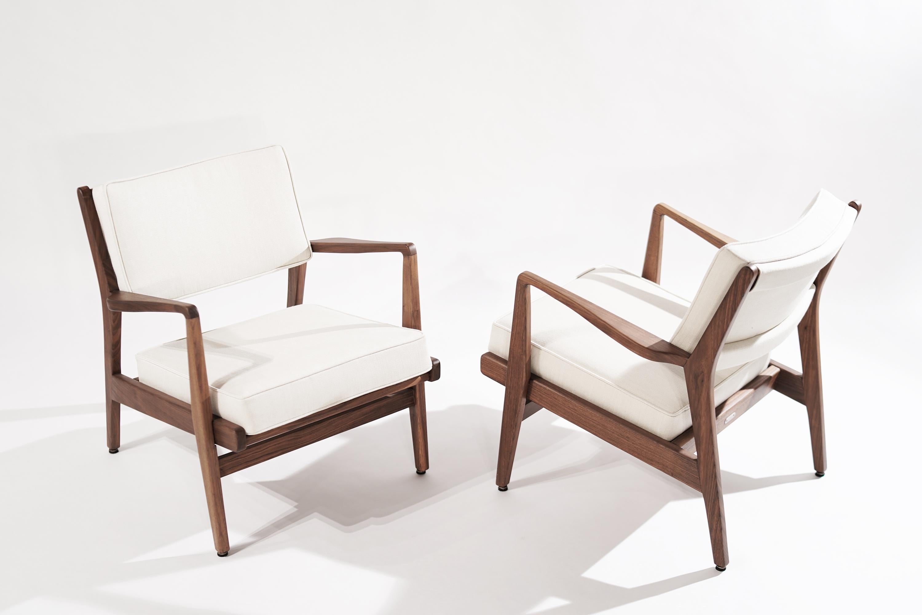 Mid-Century Modern Walnut Lounge Chairs by Jens Risom, 1950s