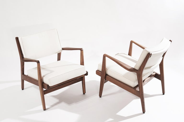Mid-Century Modern Walnut Lounge Chairs by Jens Risom, 1950s For Sale