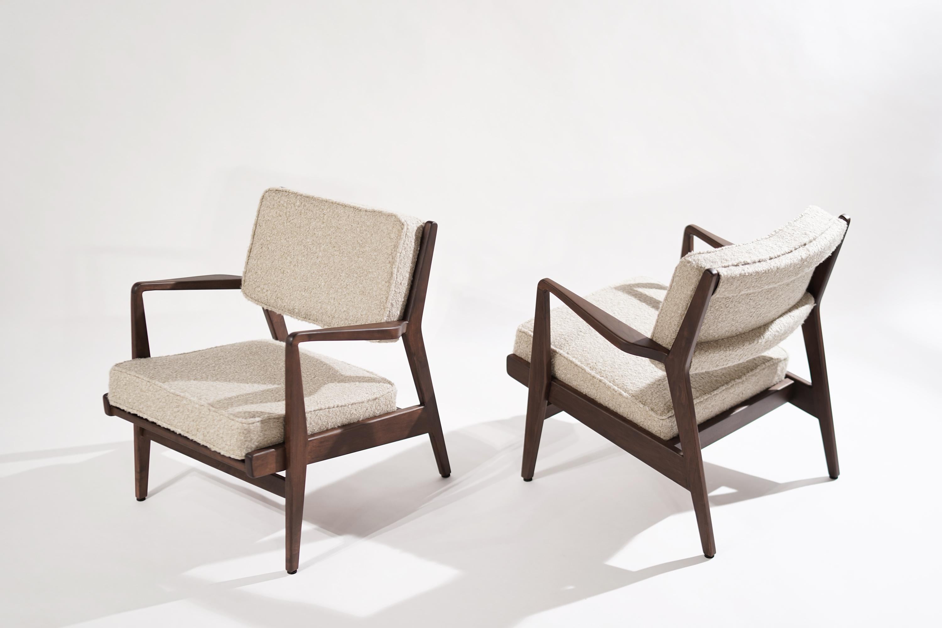 American Walnut Lounge Chairs by Jens Risom in Bouclé, 1950s