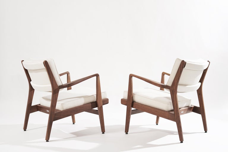 American Walnut Lounge Chairs by Jens Risom, 1950s For Sale