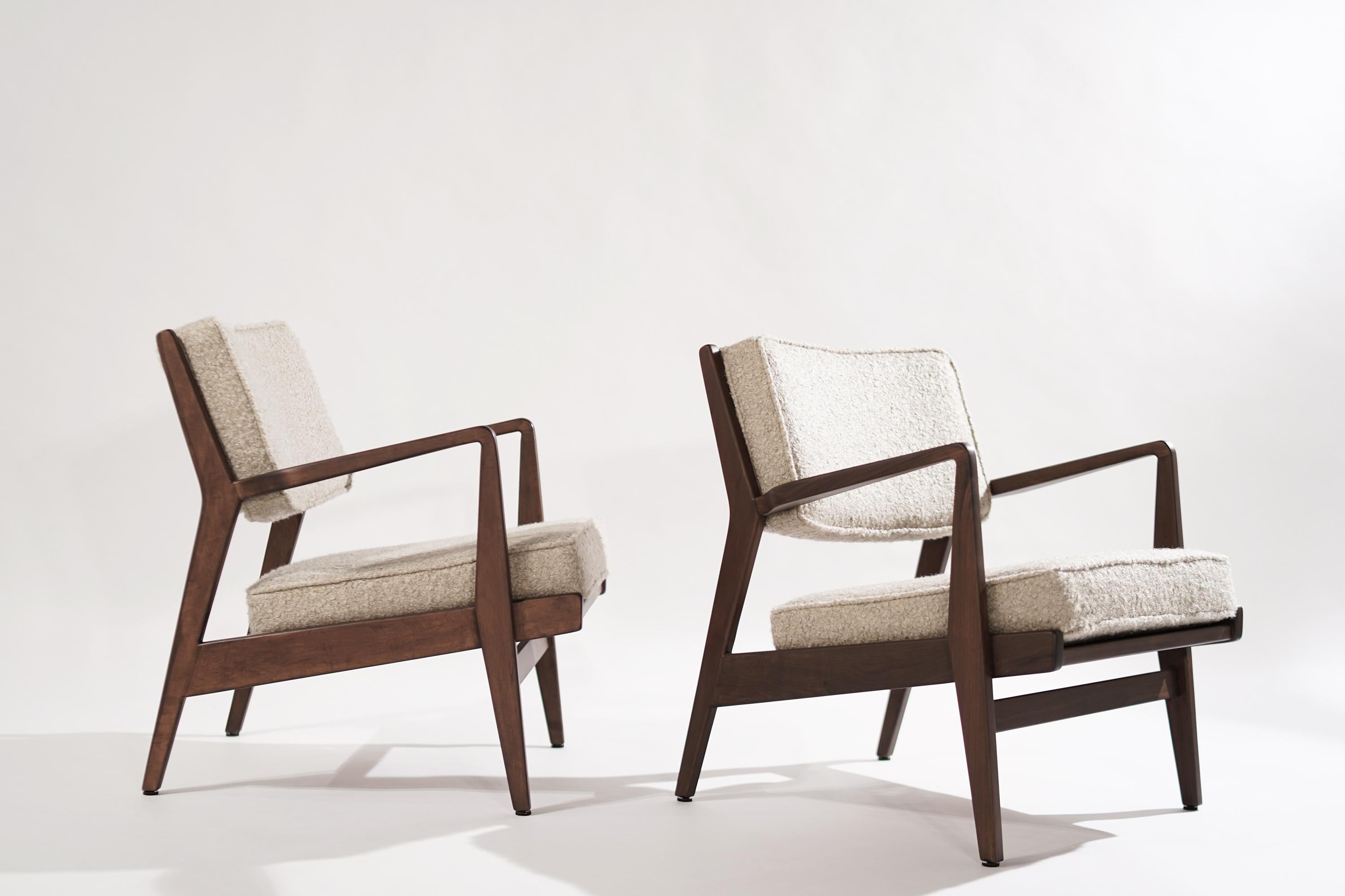 20th Century Walnut Lounge Chairs by Jens Risom in Bouclé, 1950s