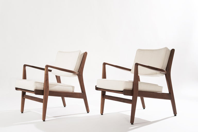 20th Century Walnut Lounge Chairs by Jens Risom, 1950s For Sale