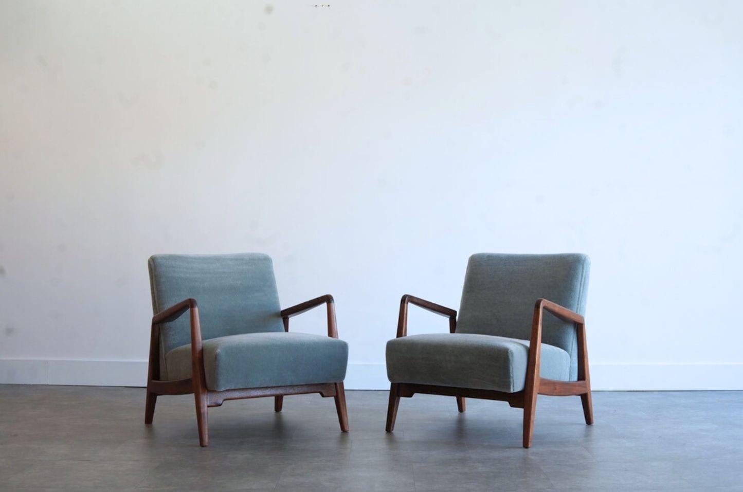 American Walnut Lounge Chairs by Jens Risom, C. 1950s For Sale