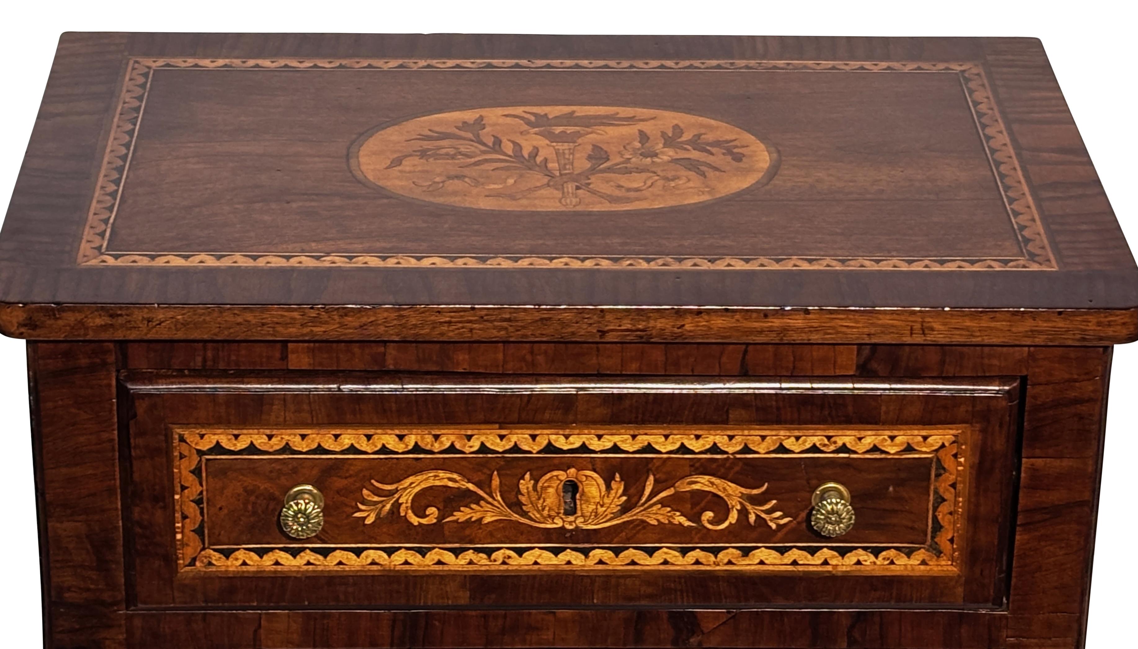 Italian Walnut Marquetry Inlay Side Table, 18th Century In Good Condition For Sale In San Francisco, CA