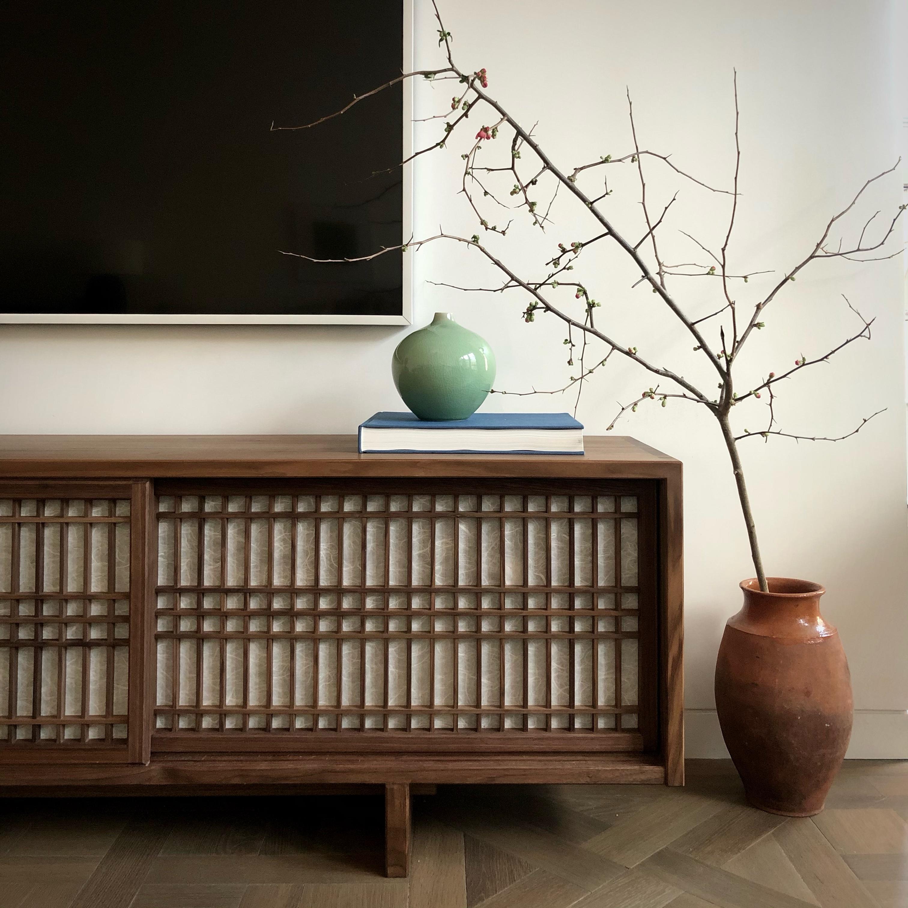 japanese media console