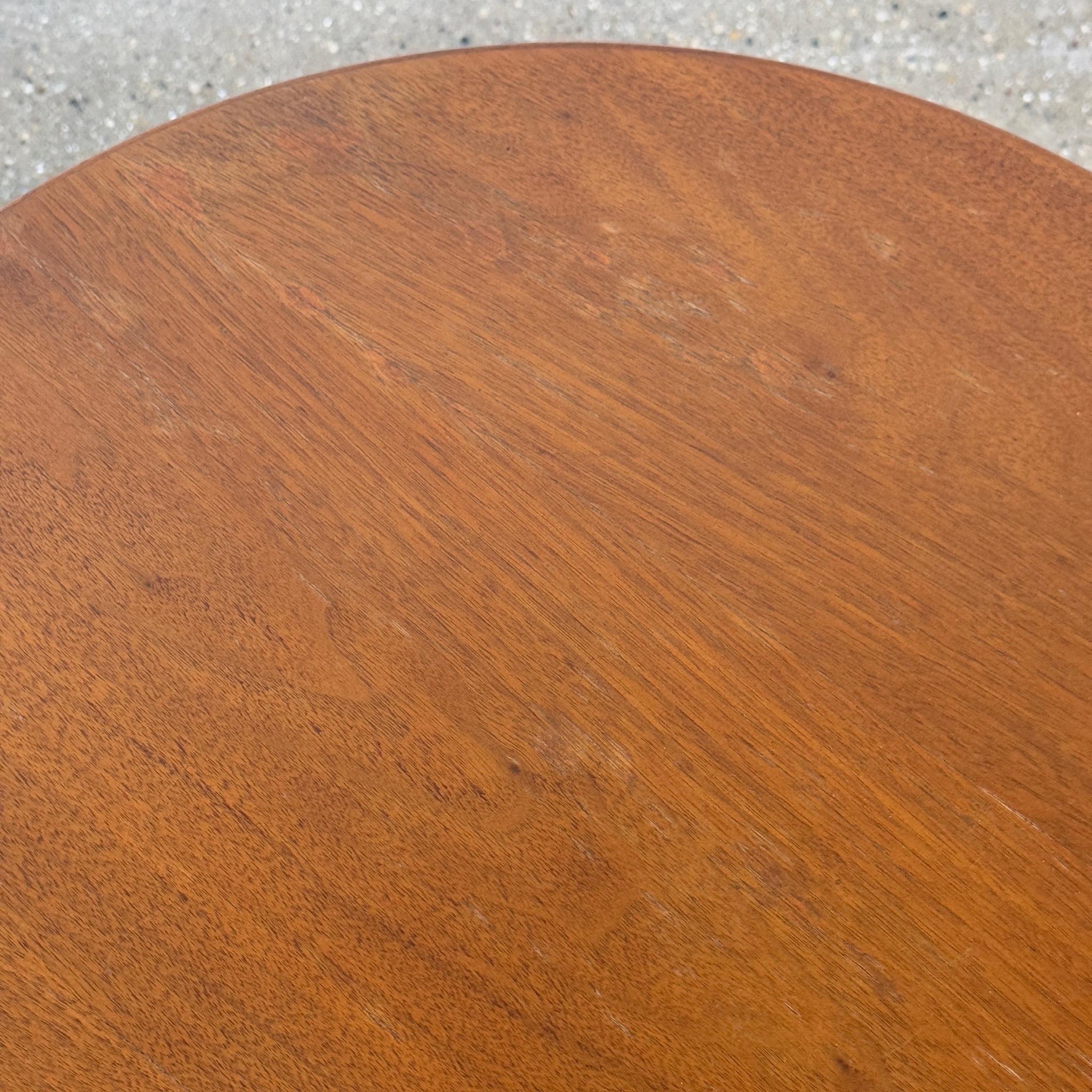 Américain Table d'appoint en noyer et bronze métallique par Warren Platner en vente