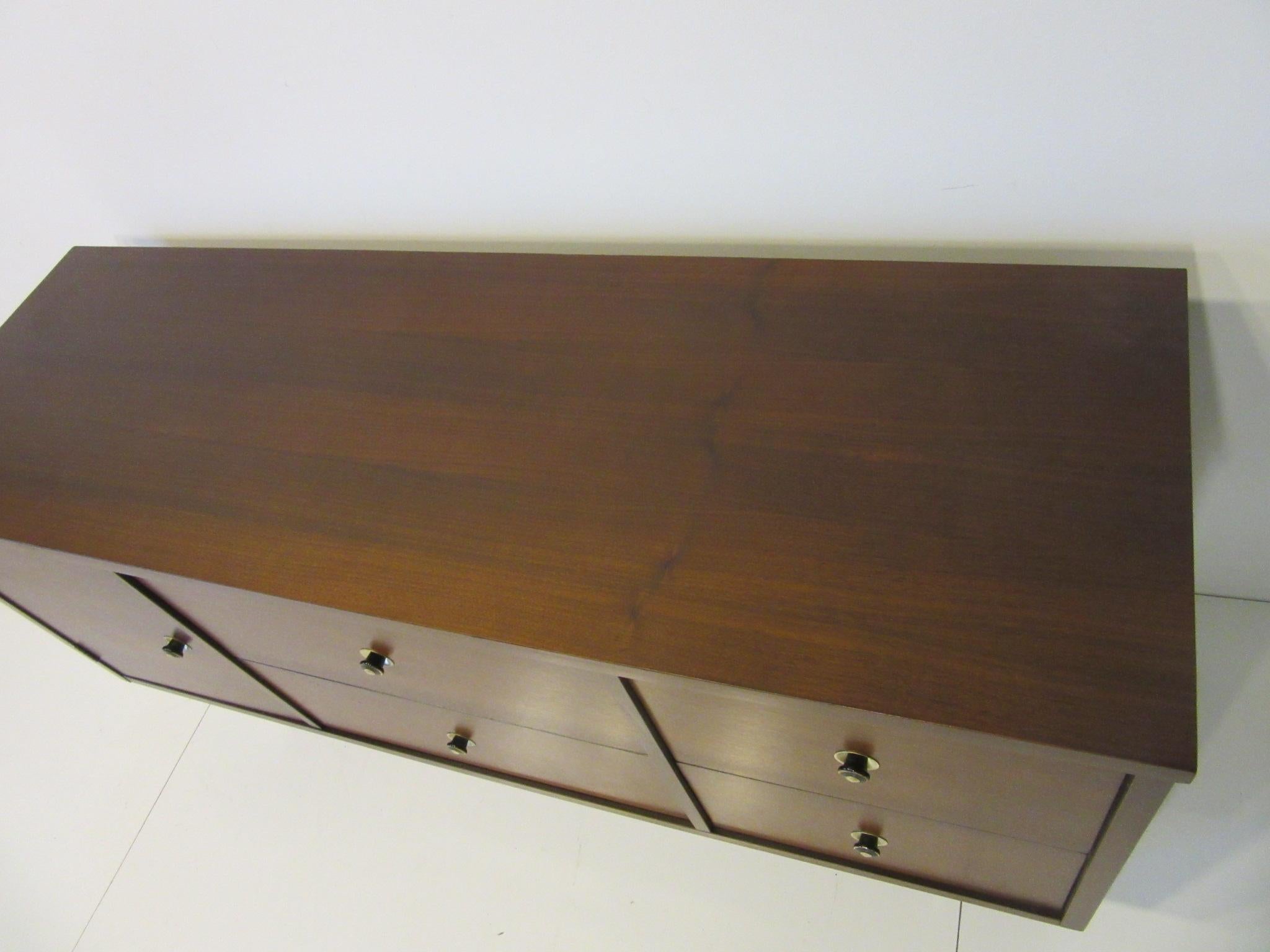 Mid Century Credenza / Cabinet in Walnut  3