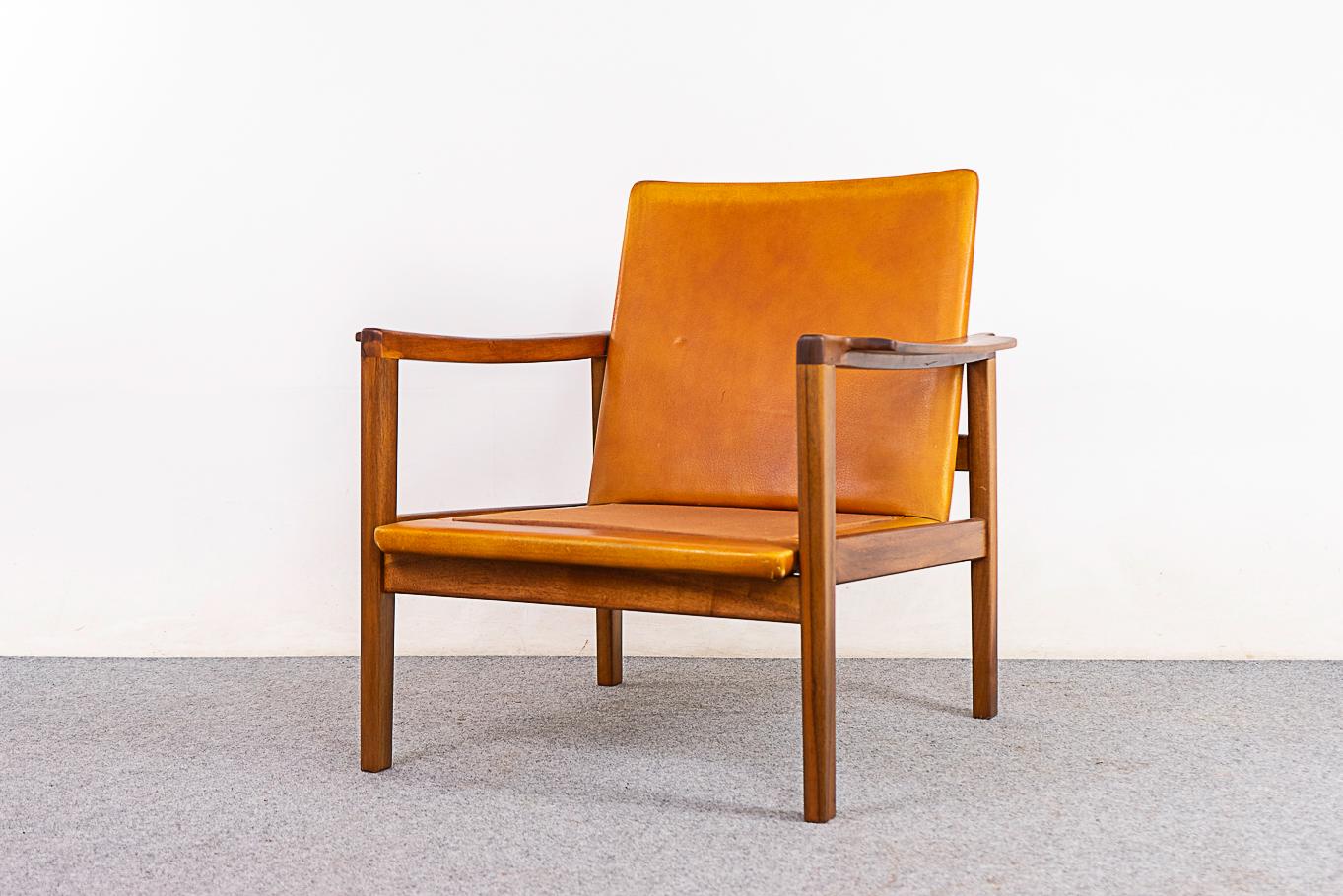 Walnut Mid-Century Lounge Chair 5
