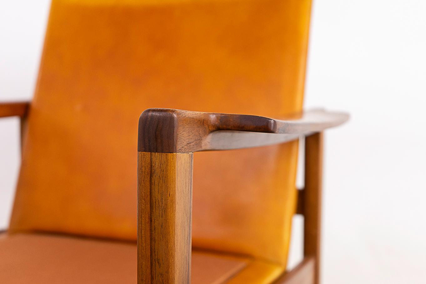 Scandinavian Modern Walnut Mid-Century Lounge Chair