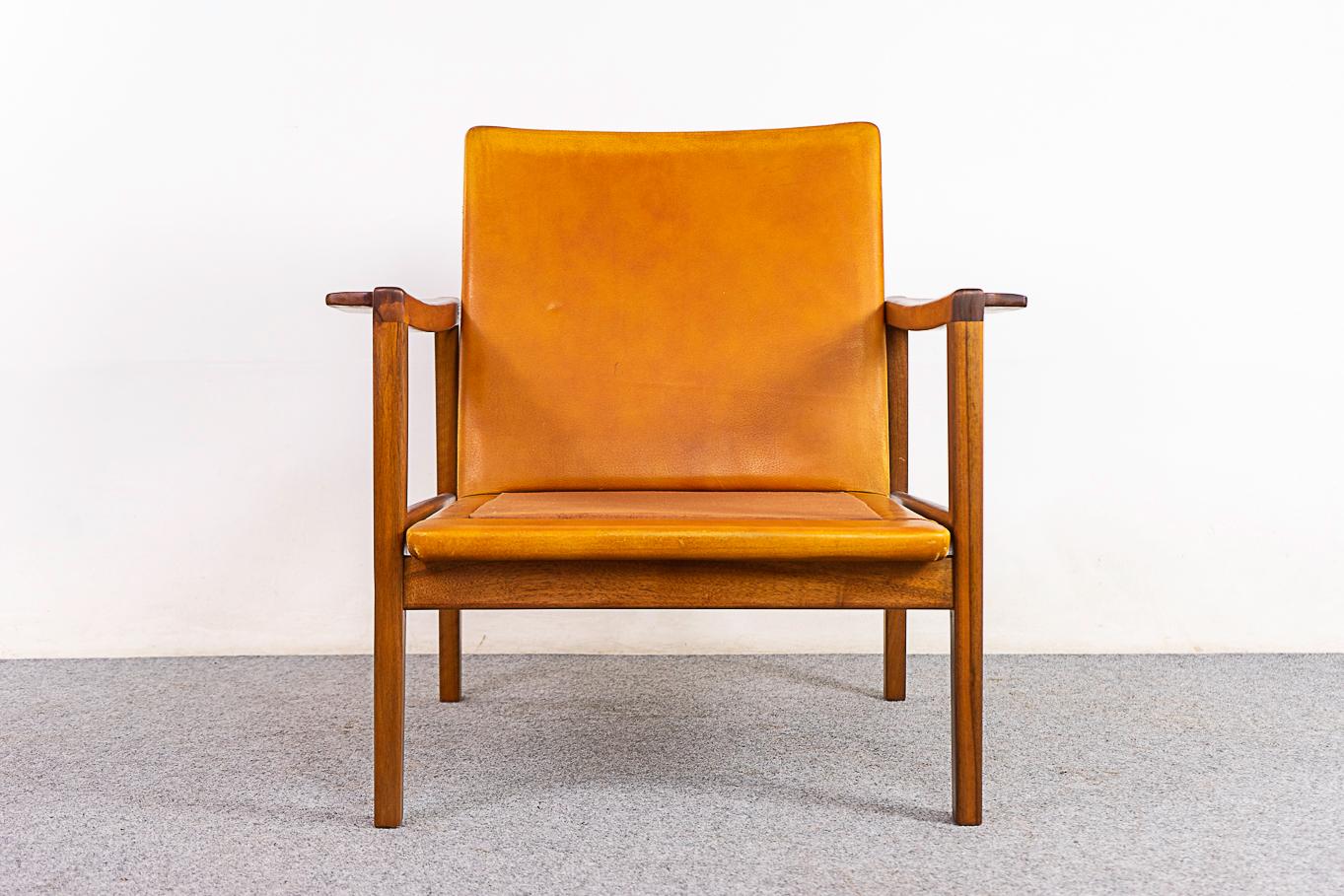 Walnut Mid-Century Lounge Chair In Good Condition In VANCOUVER, CA