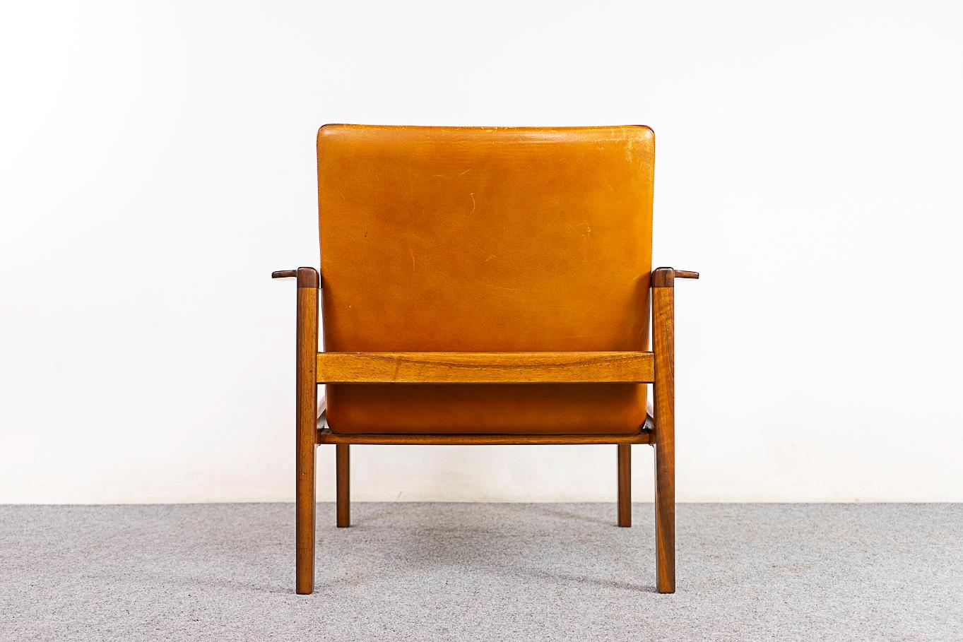 Walnut Mid-Century Lounge Chair 2