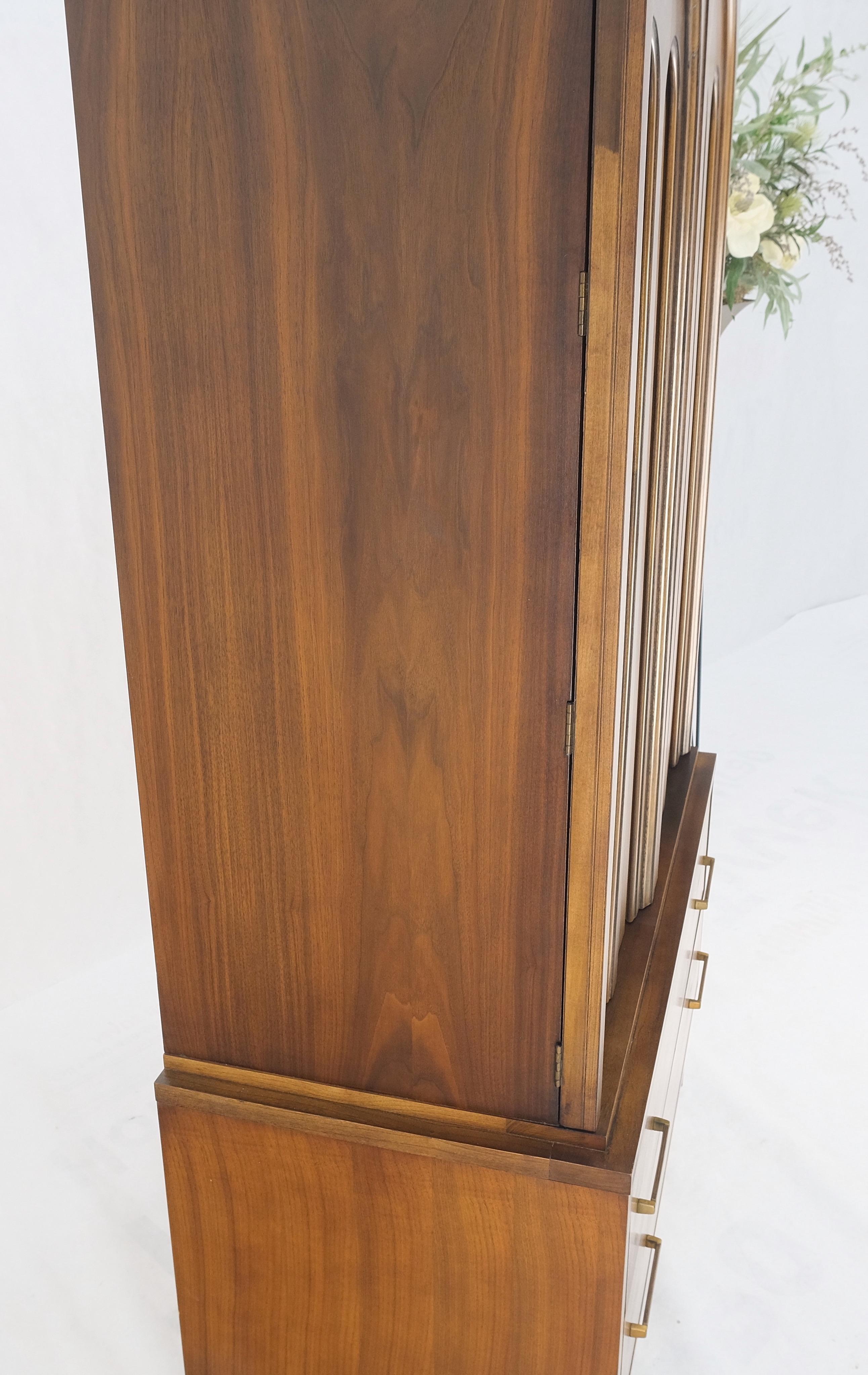 Walnut Mid-Century Modern Highboy Chest Dresser Double Door Compartment  For Sale 4
