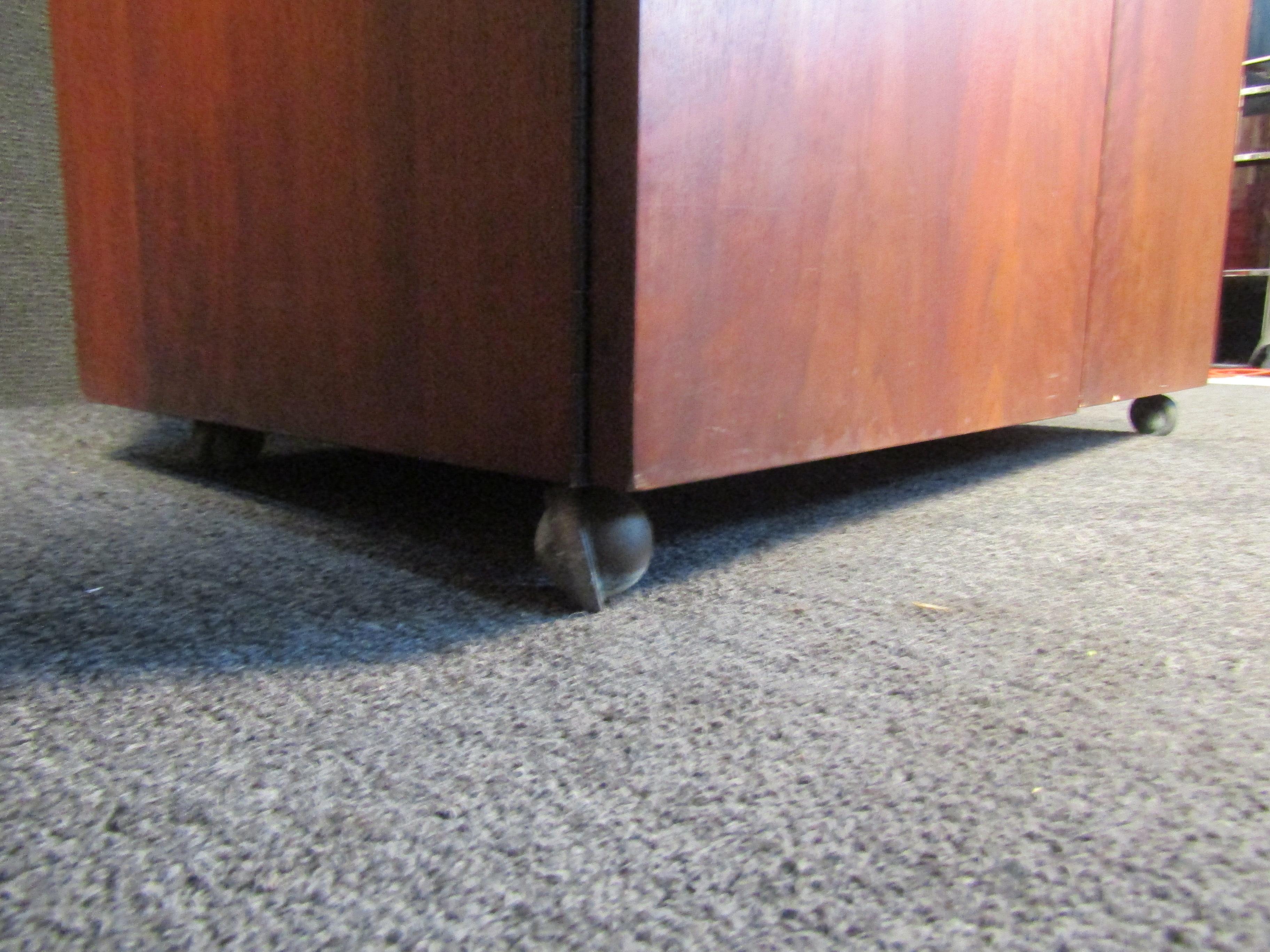 Walnut MidCentury Modern Bar For Sale at 1stDibs