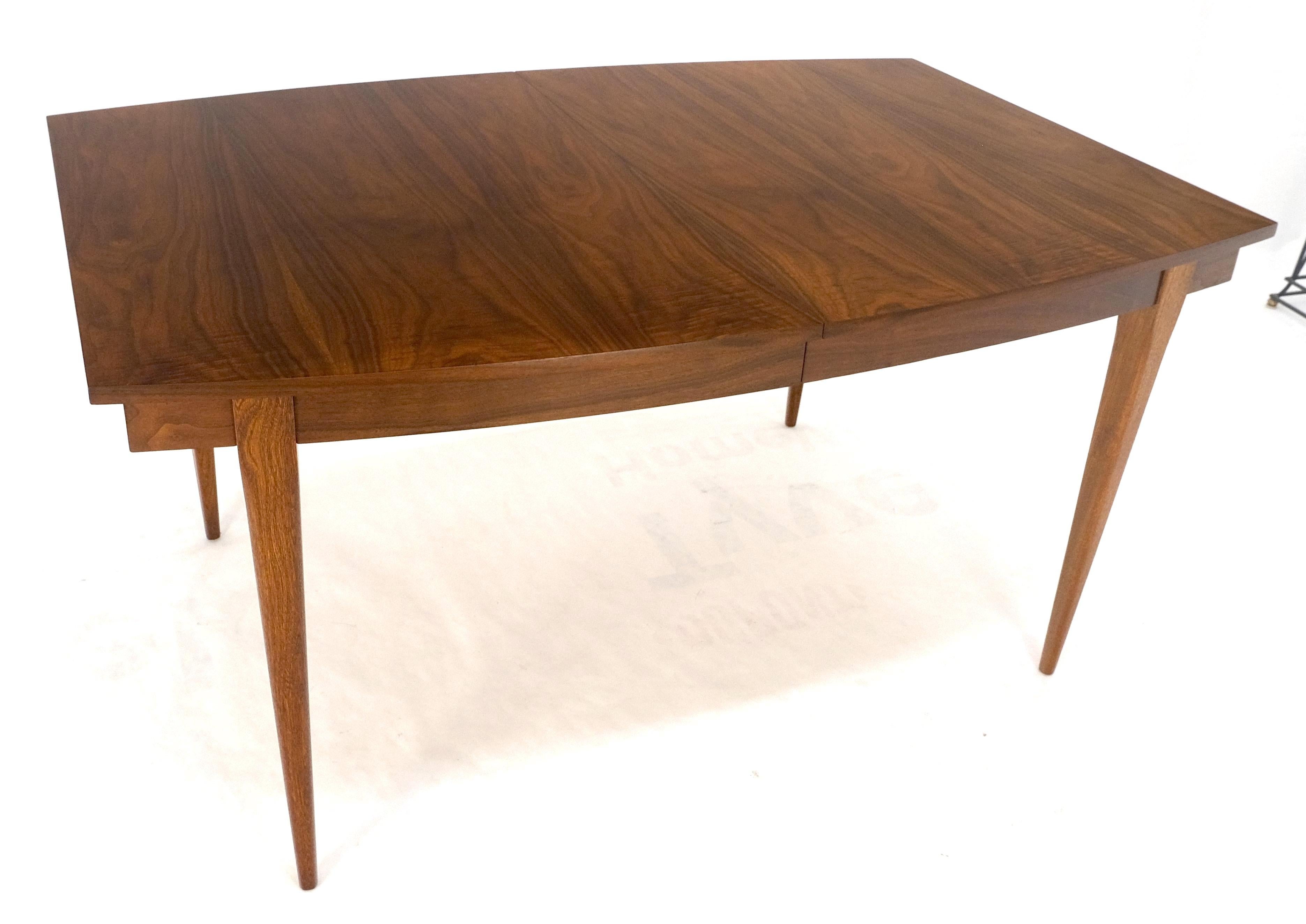 Table de salle à manger en forme de bateau en noyer, Mid Century Modern One 18
