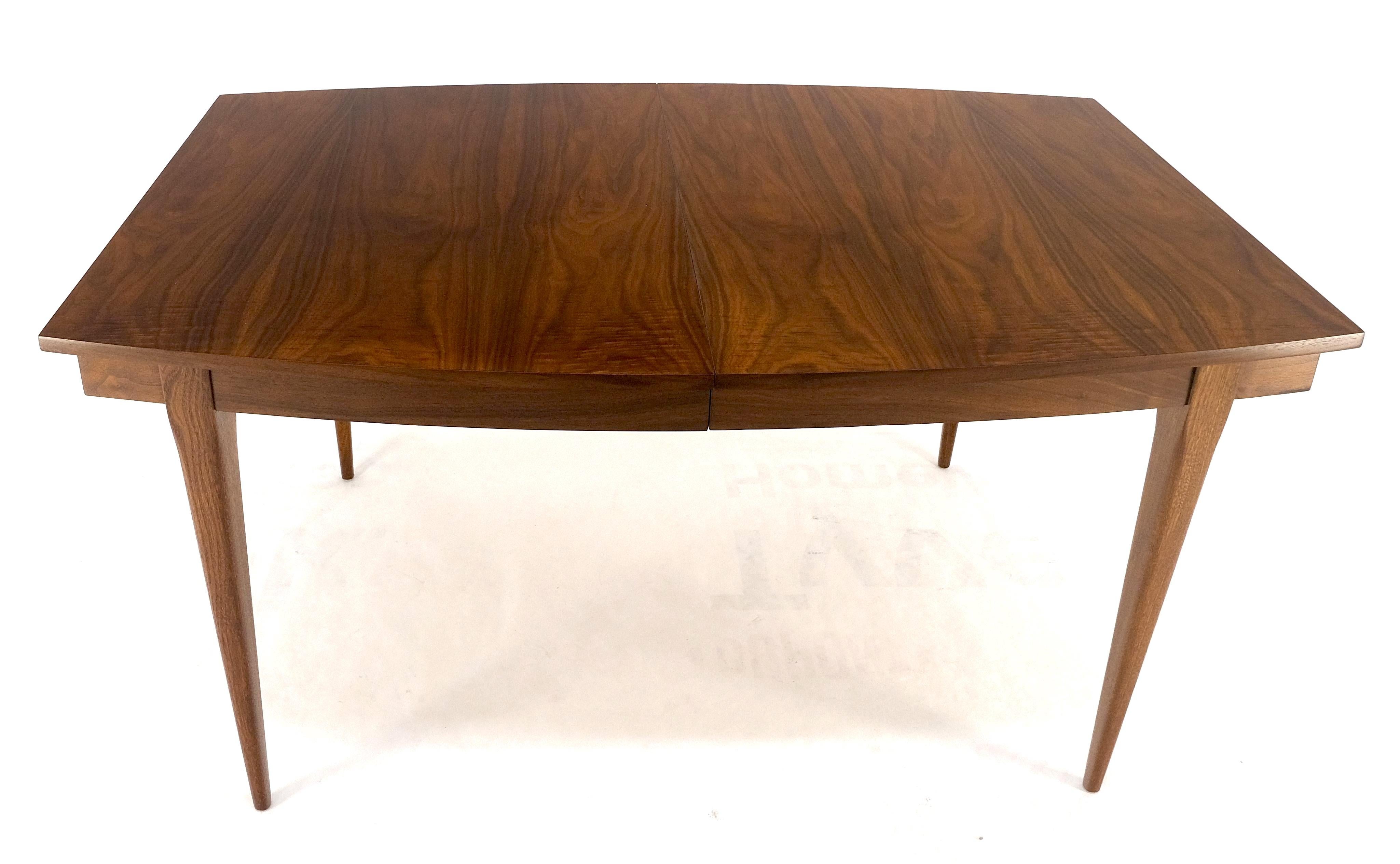 Table de salle à manger en forme de bateau en noyer, Mid Century Modern One 18
