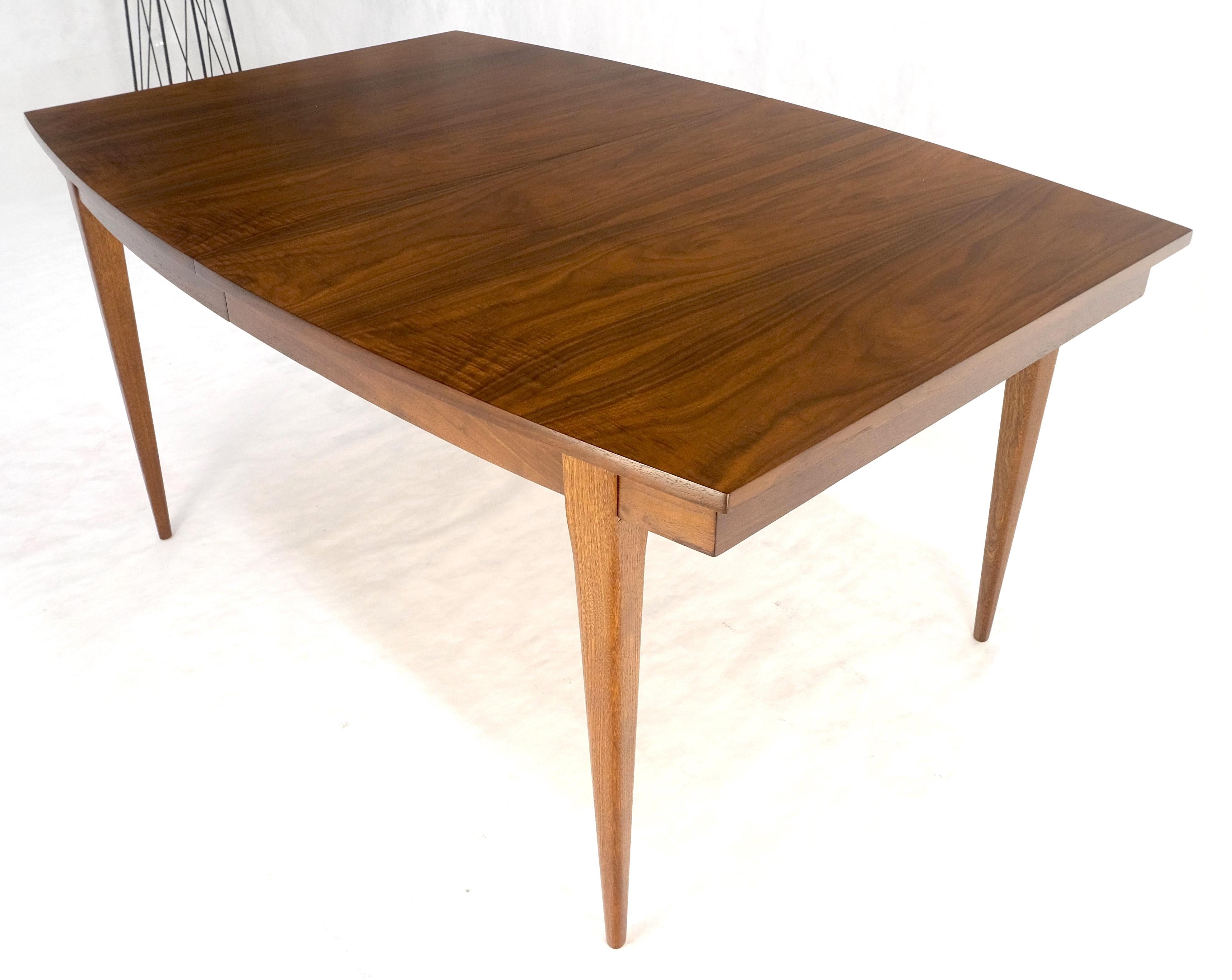 Table de salle à manger en forme de bateau en noyer, Mid Century Modern One 18