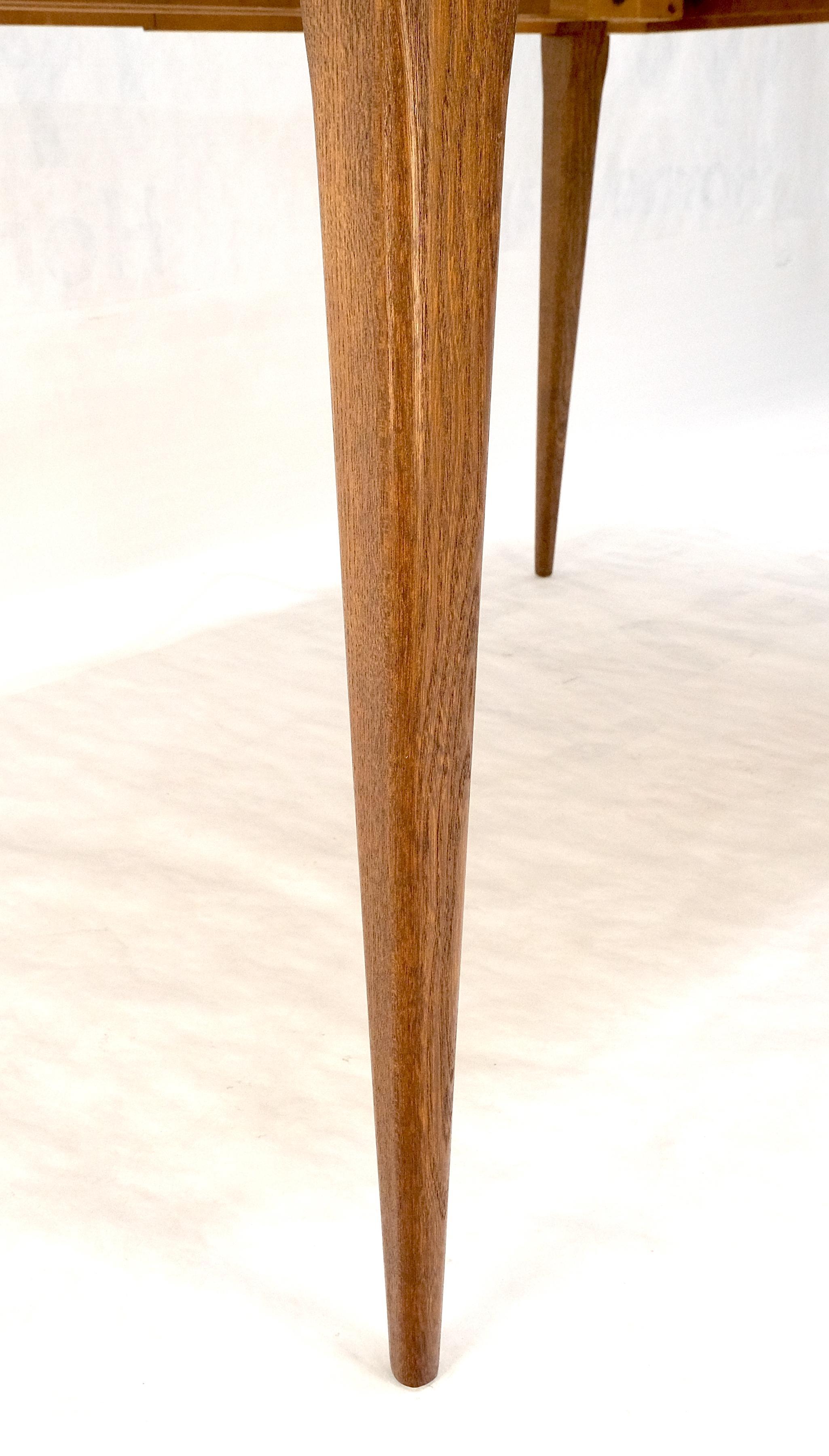 Table de salle à manger en forme de bateau en noyer, Mid Century Modern One 18