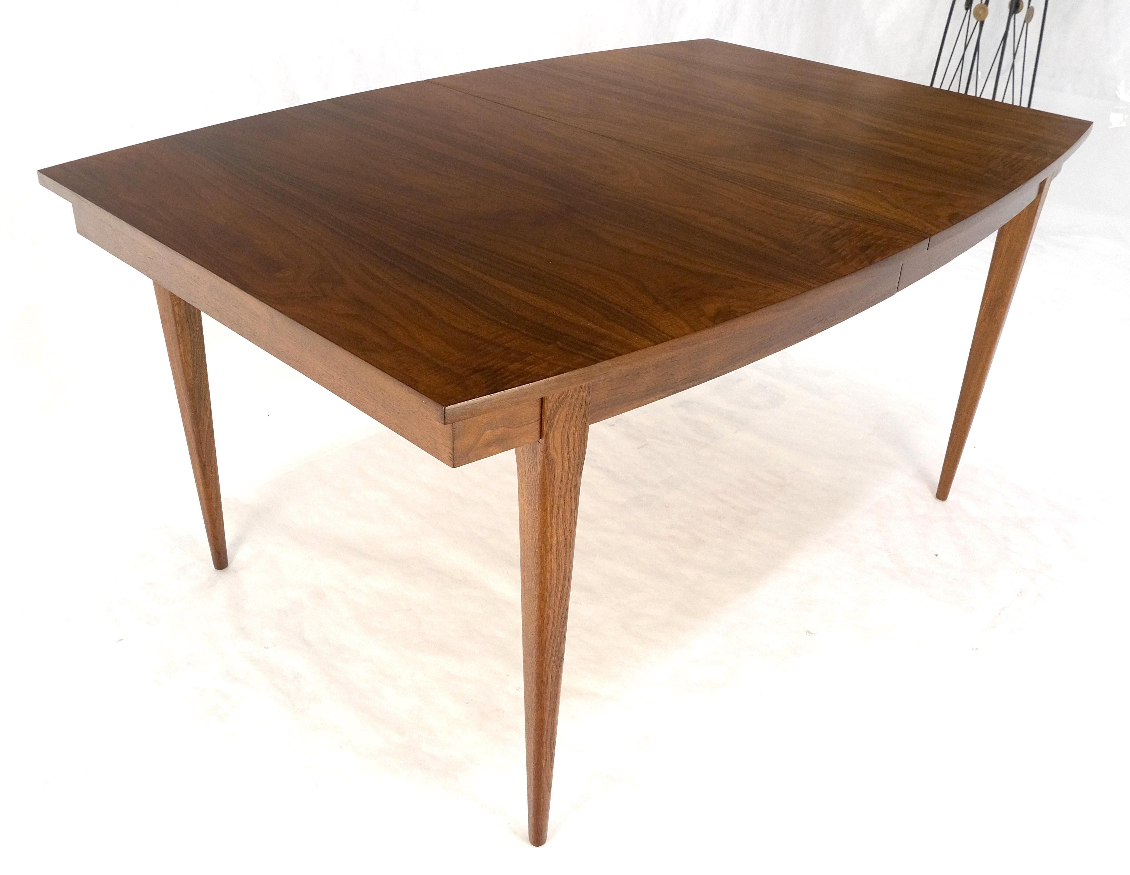 Table de salle à manger en forme de bateau en noyer, Mid Century Modern One 18