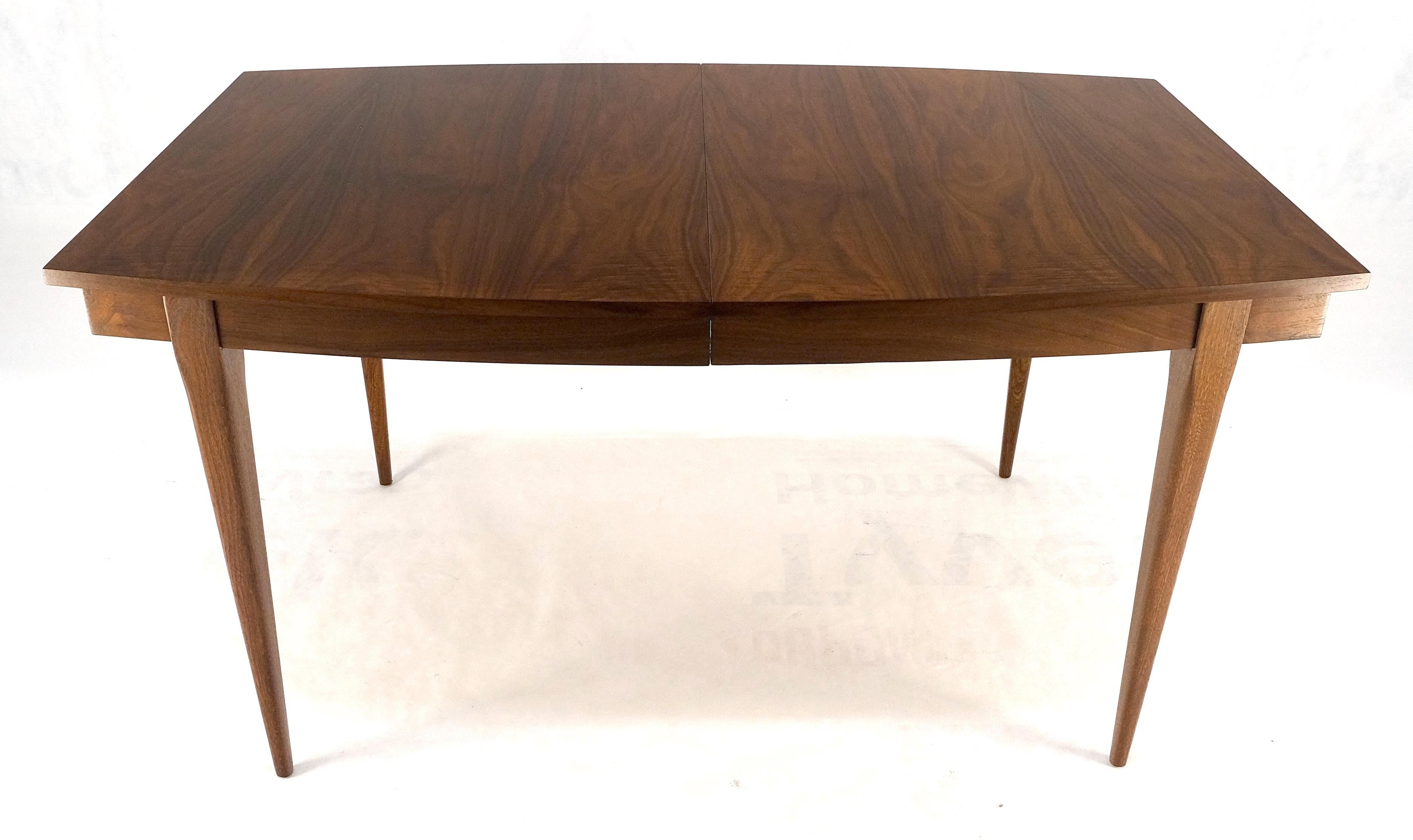 Table de salle à manger en forme de bateau en noyer, Mid Century Modern One 18