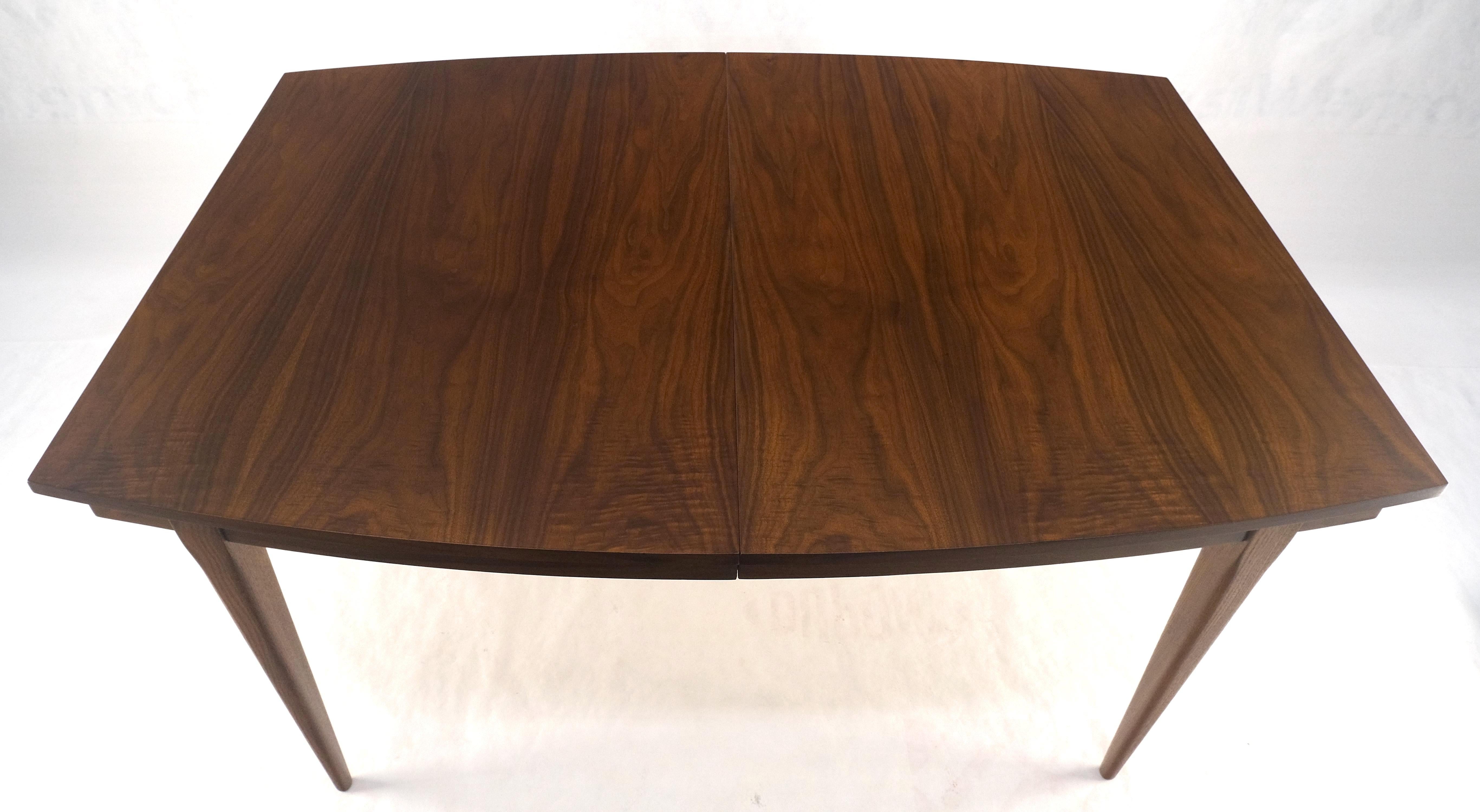 Table de salle à manger en forme de bateau en noyer, Mid Century Modern One 18