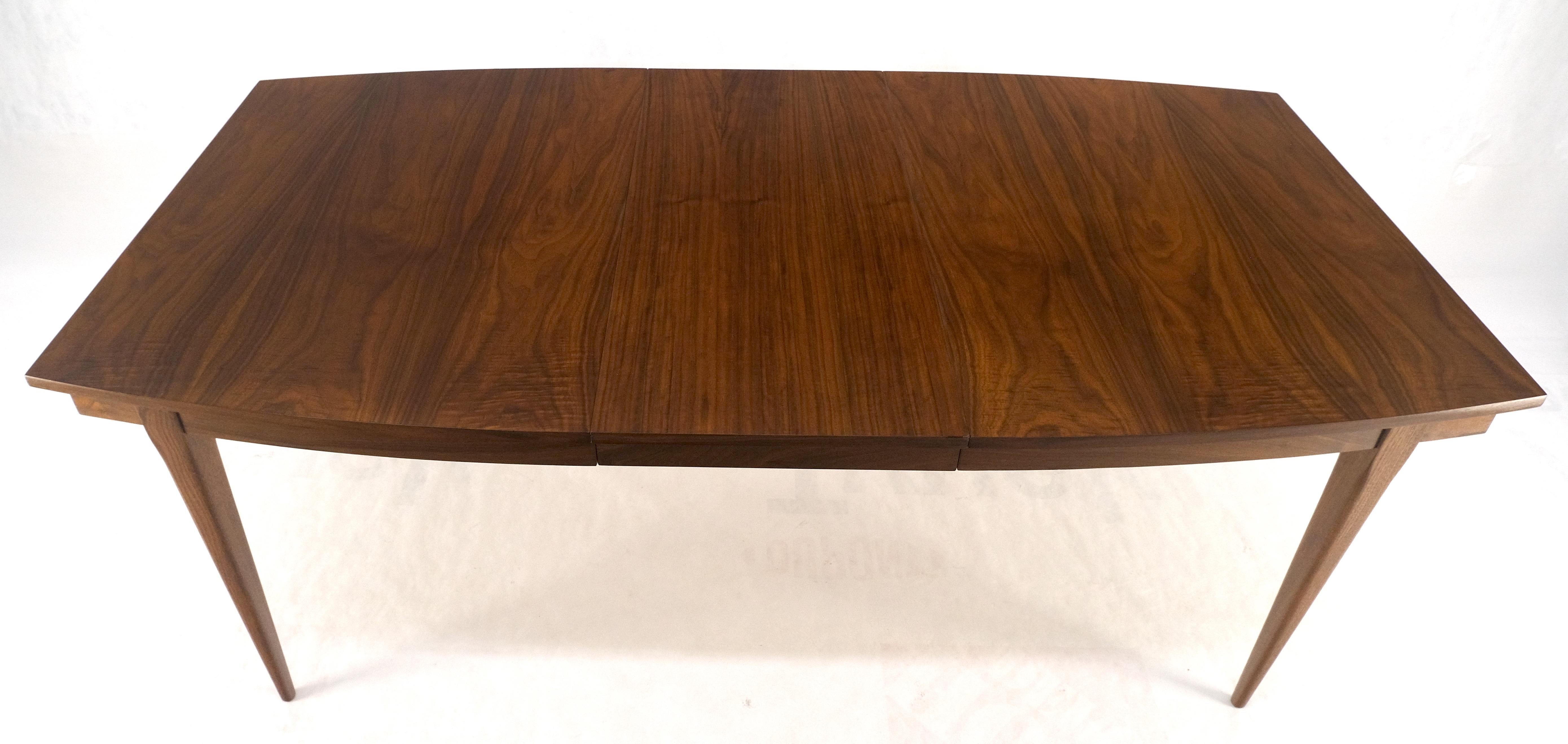 Mid-Century Modern Table de salle à manger en forme de bateau en noyer, Mid Century Modern One 18