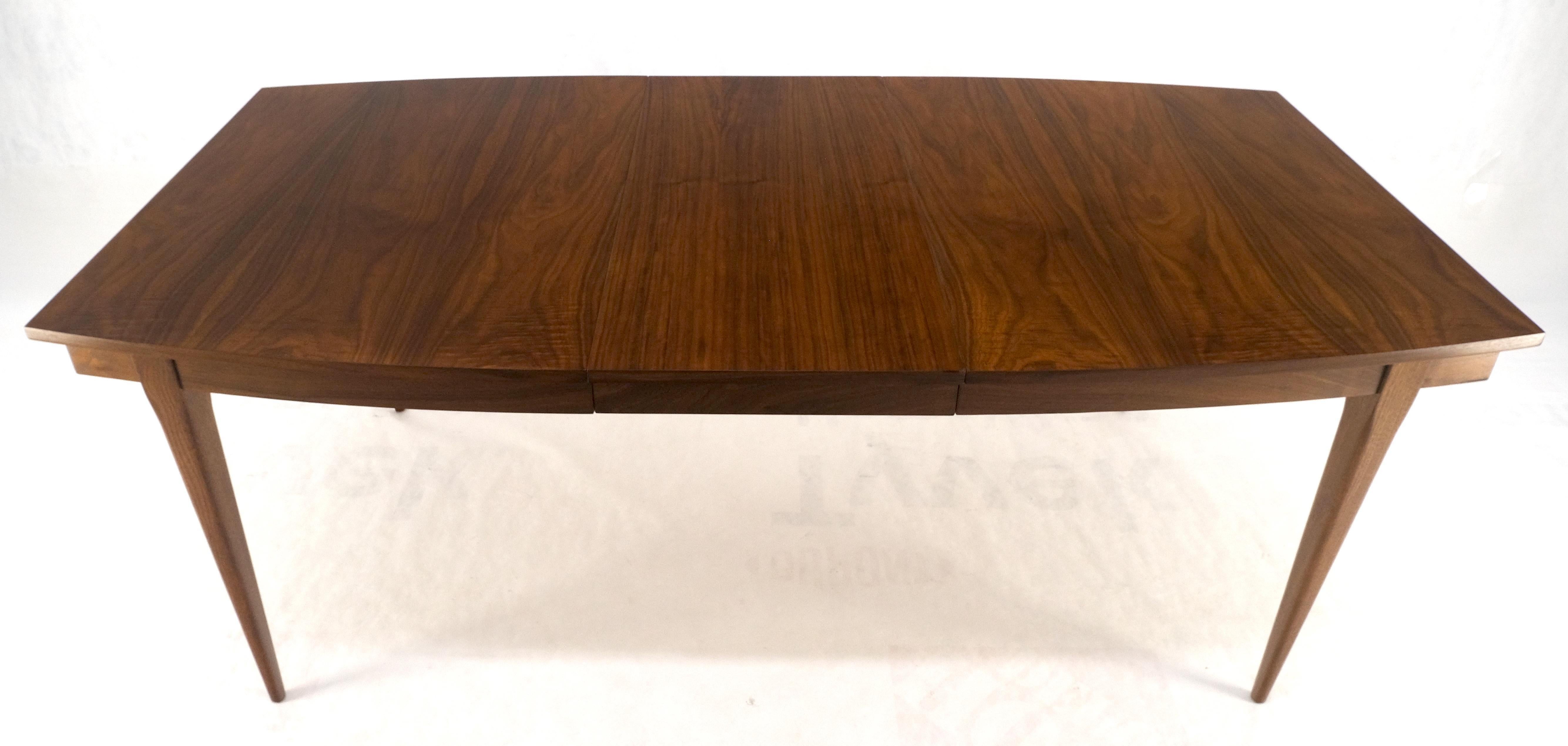 Américain Table de salle à manger en forme de bateau en noyer, Mid Century Modern One 18