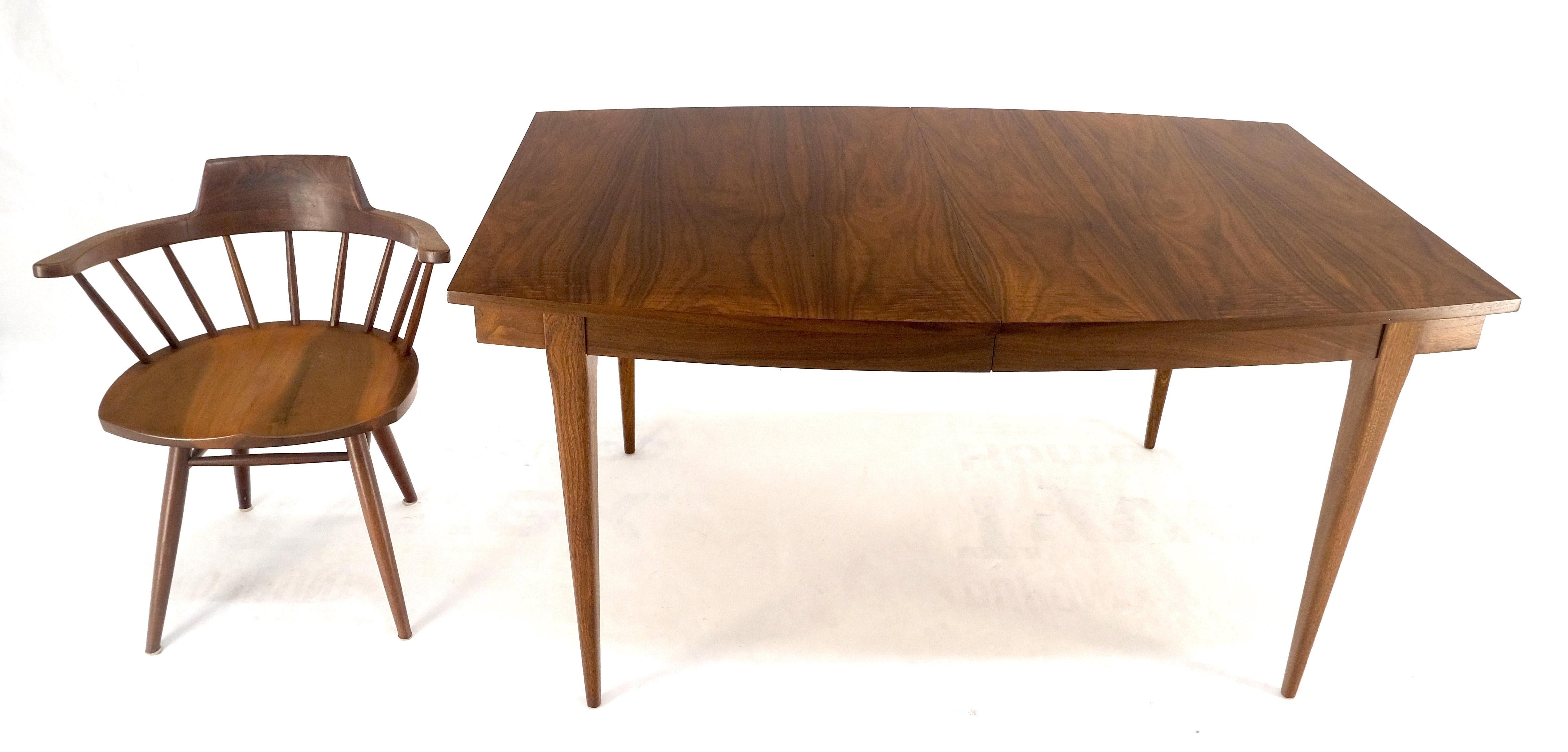 20ième siècle Table de salle à manger en forme de bateau en noyer, Mid Century Modern One 18