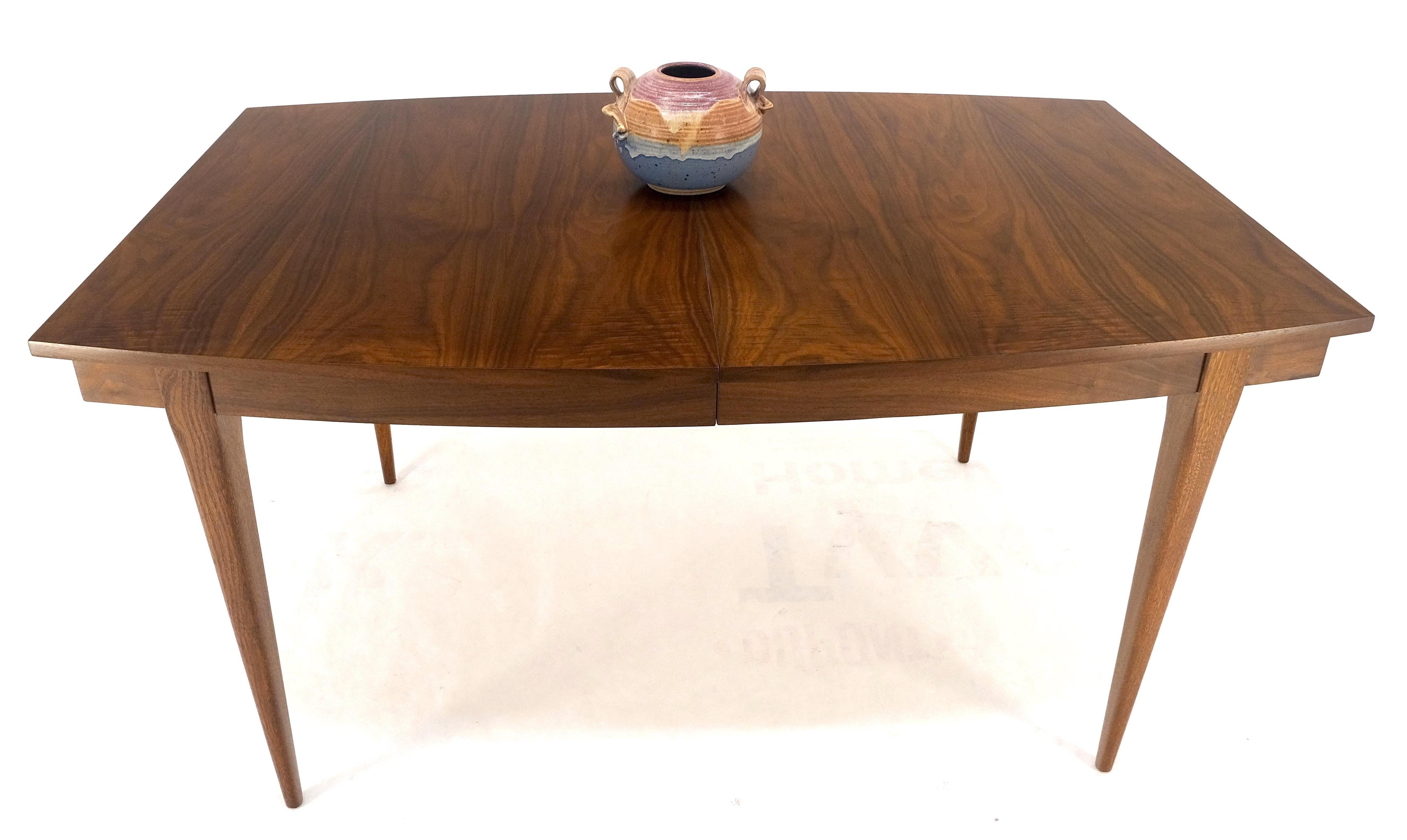 Table de salle à manger en forme de bateau en noyer, Mid Century Modern One 18