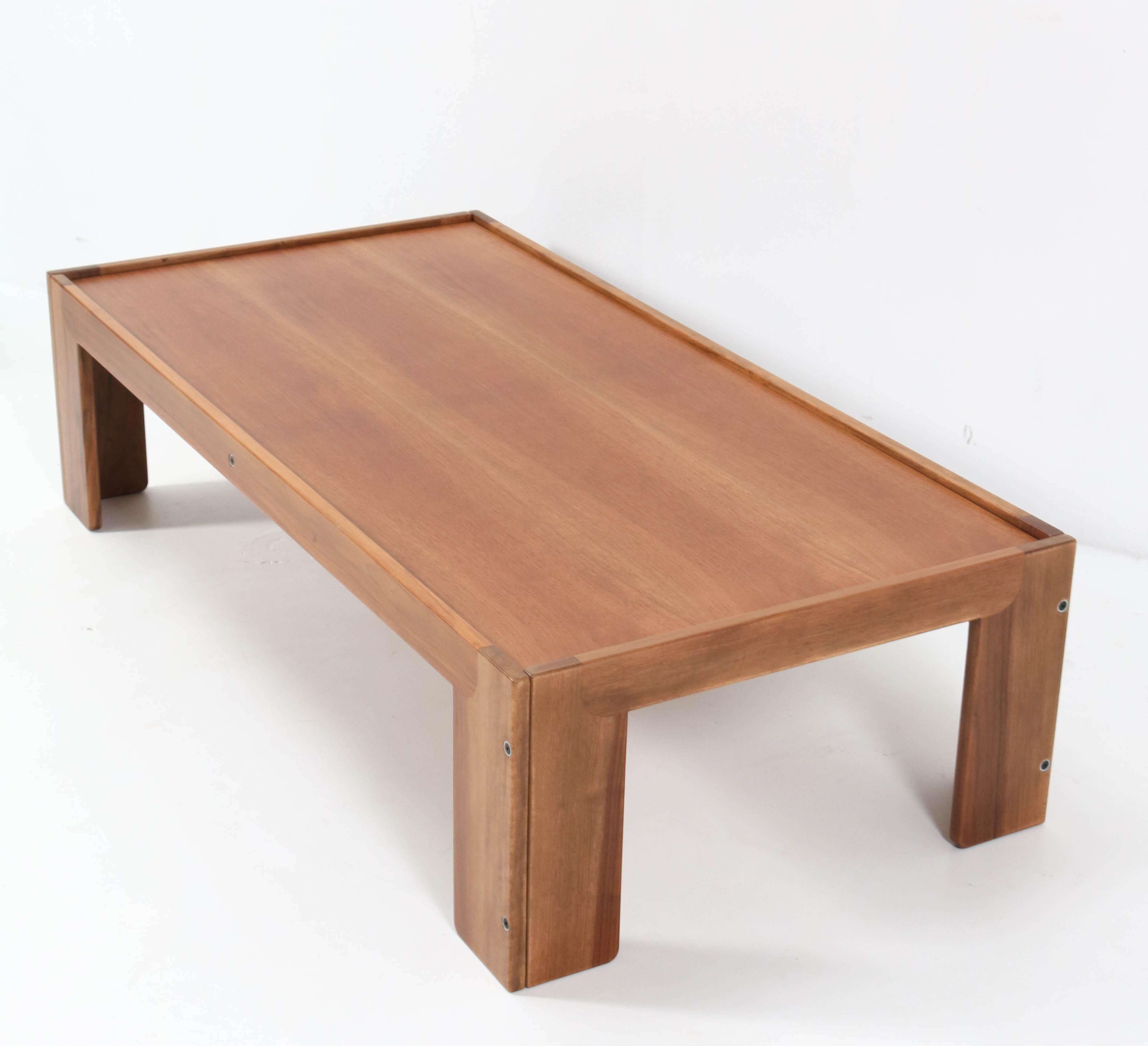 Walnut Mid-Century Modern Coffee Table by Afra & Tobia Scarpa for Cassina, 1960s 2