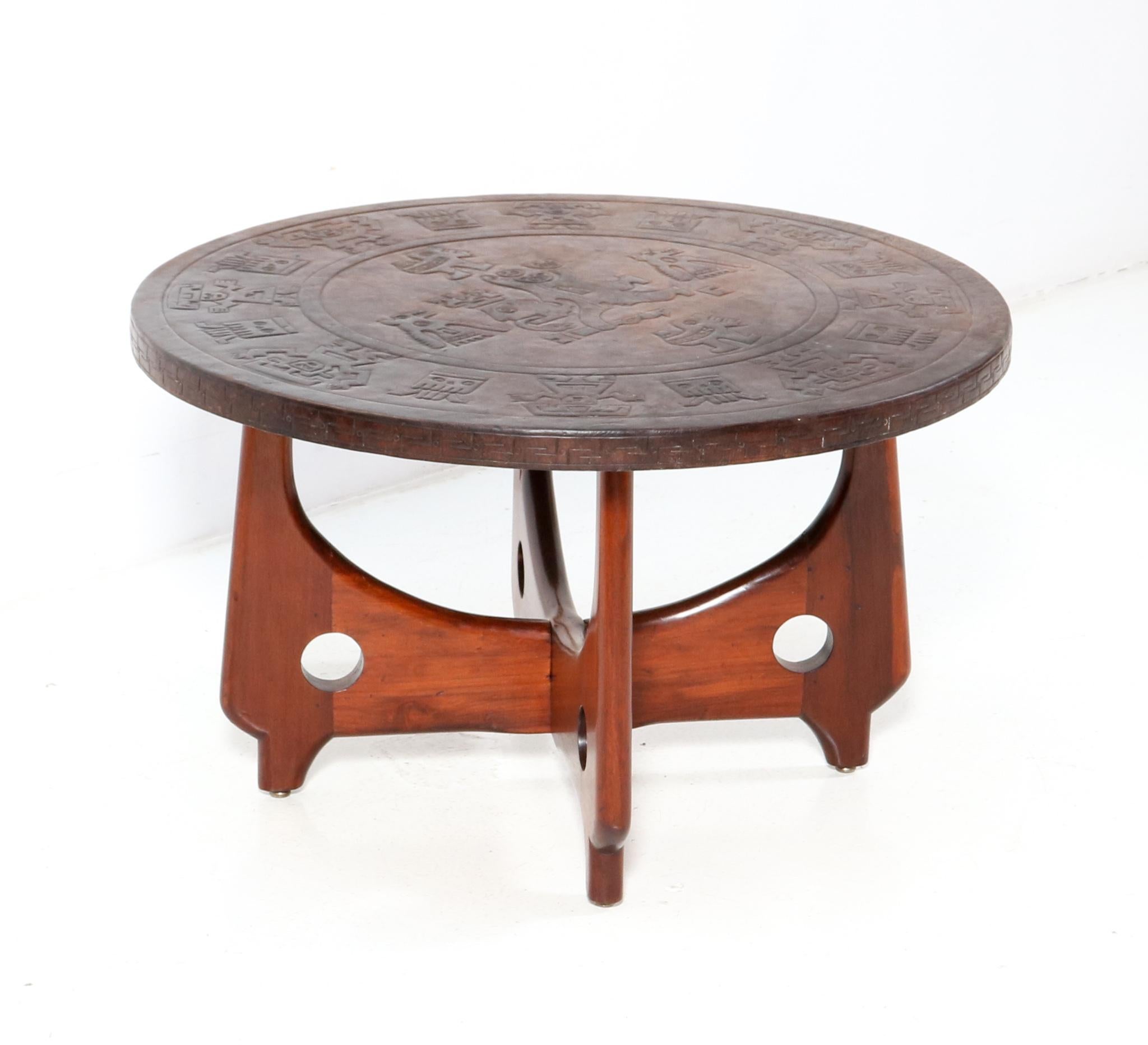 Mid-Century Modern Table basse moderne du milieu du siècle en noyer d'Angel Pazmino pour Muebles de Estilo en vente