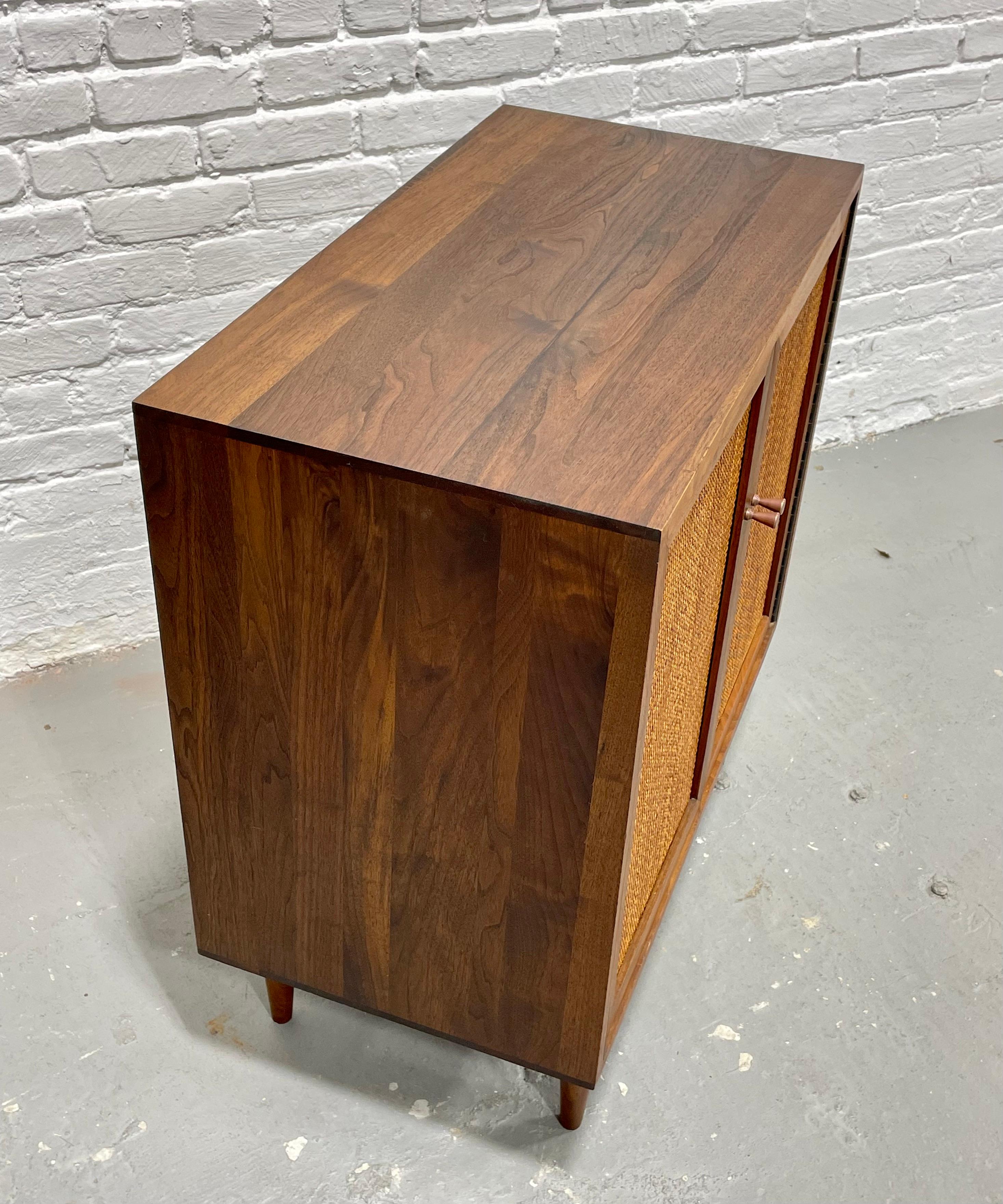 Walnut Mid-Century Modern Jr. Credenza / Vinyl Record Storage Cabinet 8