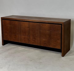 Walnut Mid-Century Modern Merton L.Gershun 9-Drawer Dresser by Dillingham