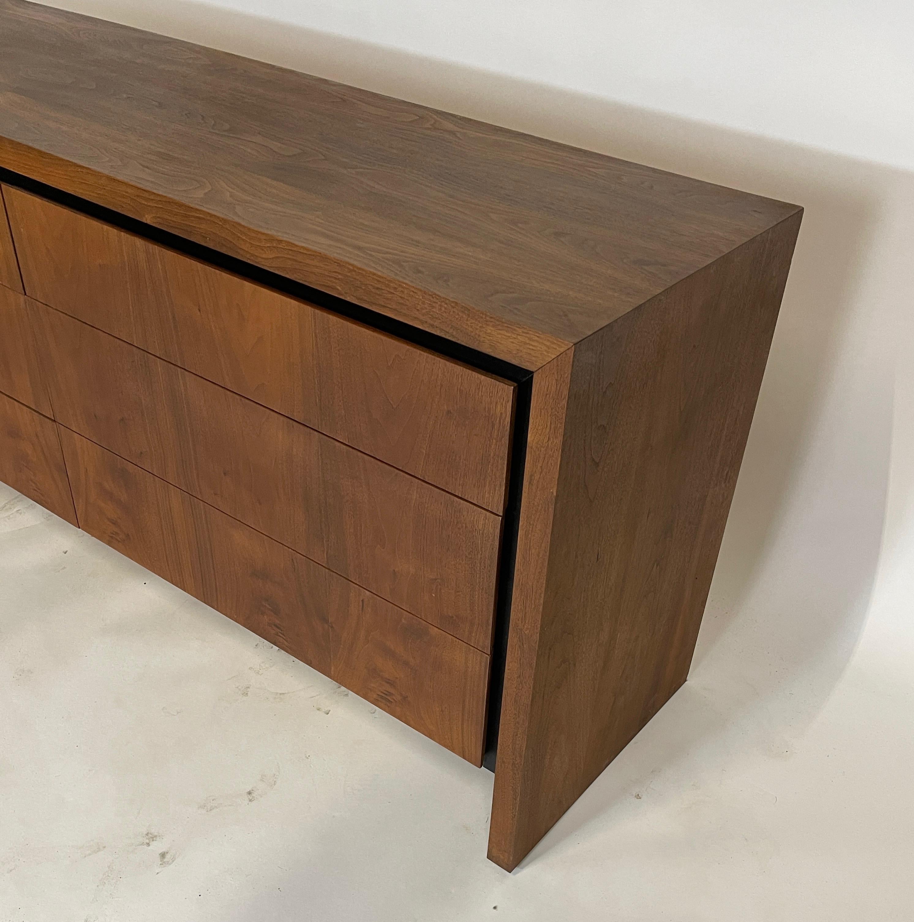 dillingham dresser