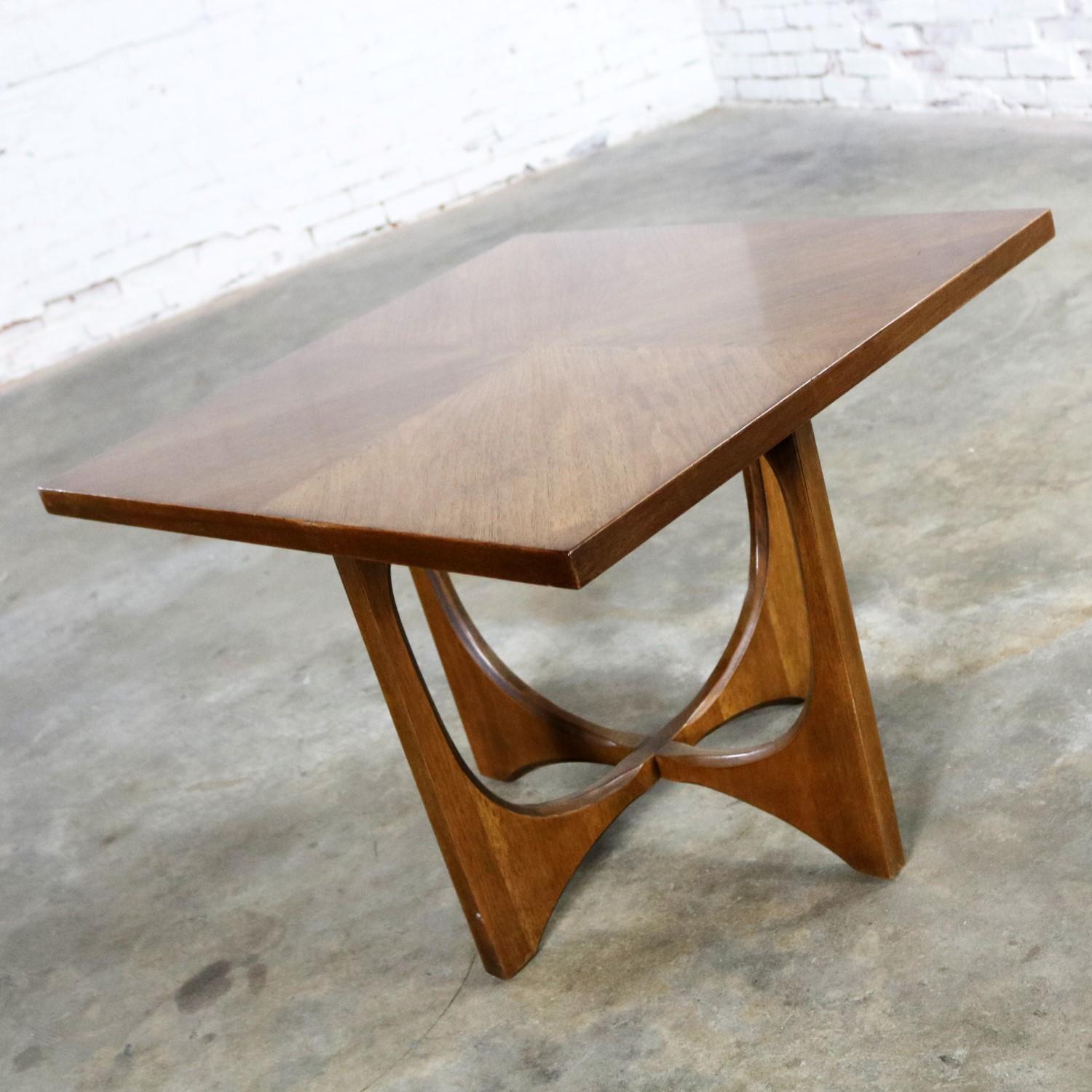 Walnut Mid Century Modern Square Side Table Lamp Table 6150-05 Broyhill Brasilia 2