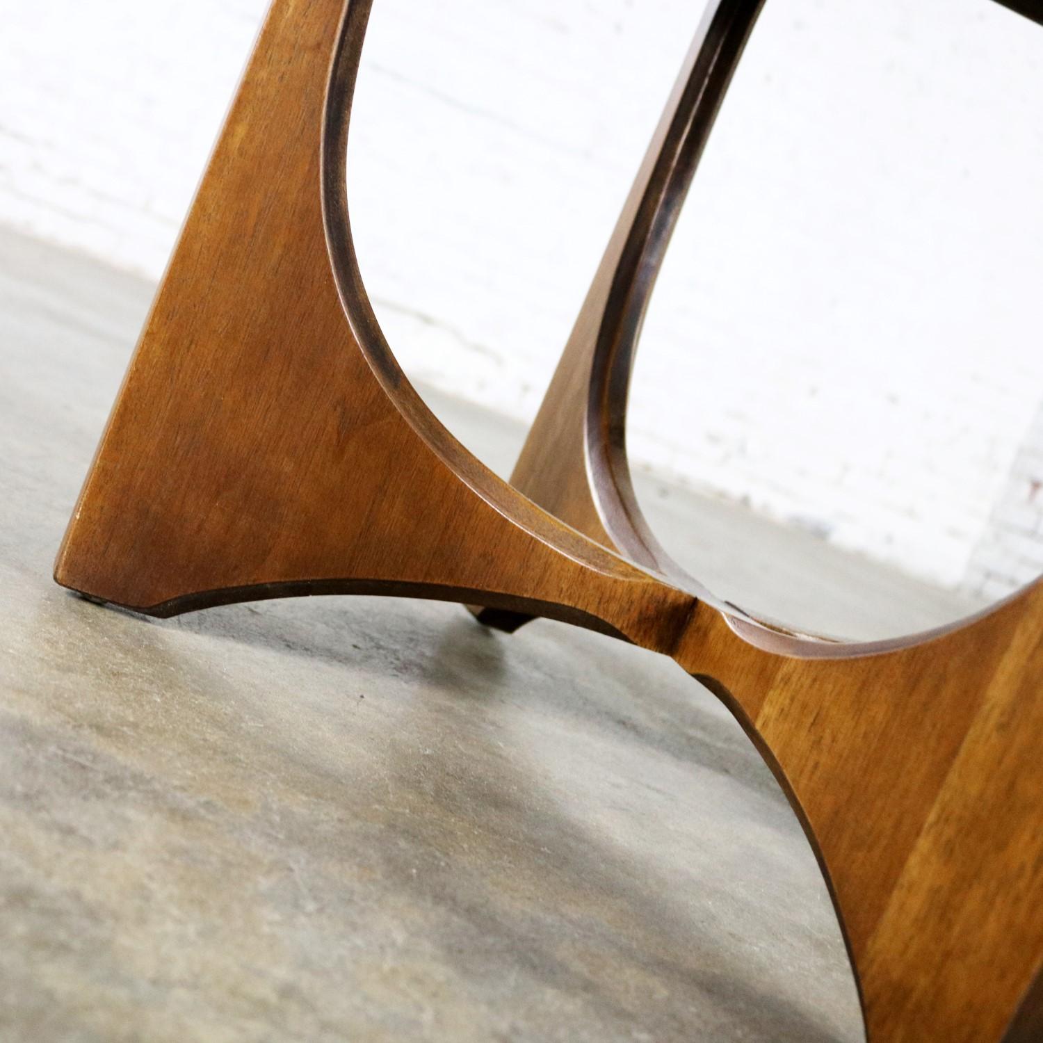 Walnut Mid Century Modern Square Side Table Lamp Table 6150-05 Broyhill Brasilia 6