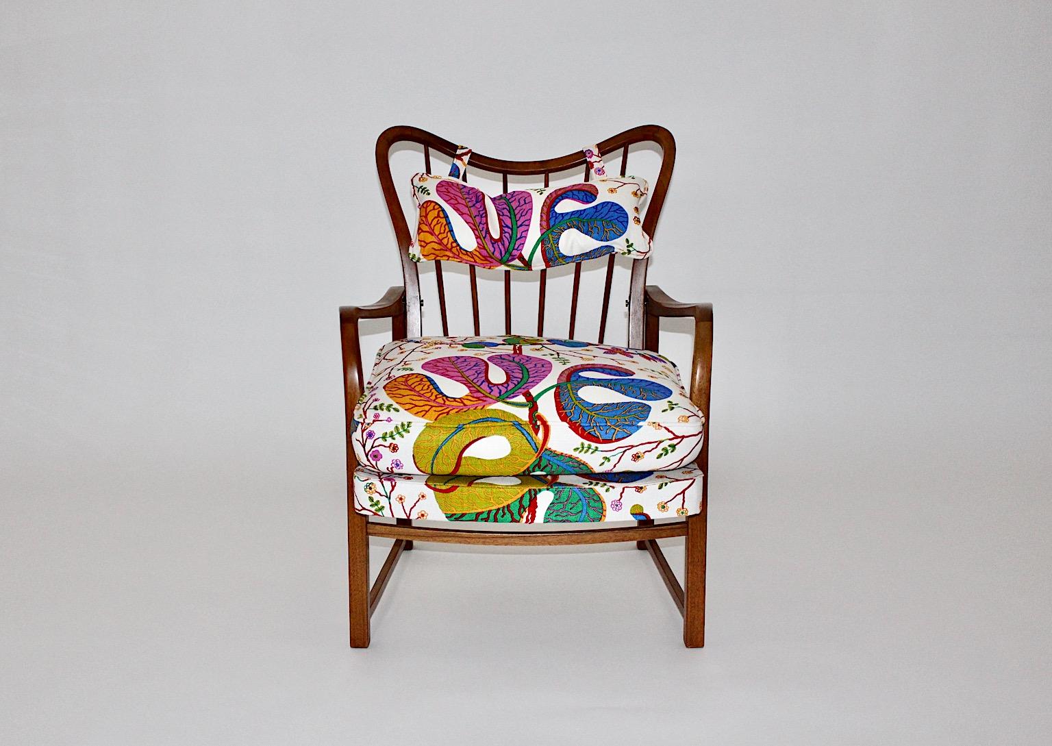 Nogal Silla de salón vintage moderna de mediados de siglo Josef Frank Tela Oswald Härdtl en venta 4