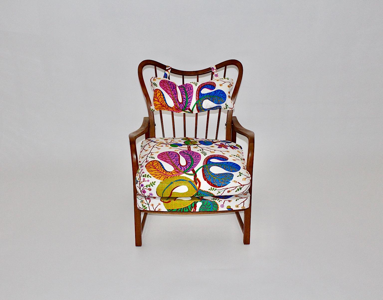 Nogal Silla de salón vintage moderna de mediados de siglo Josef Frank Tela Oswald Härdtl en venta 5