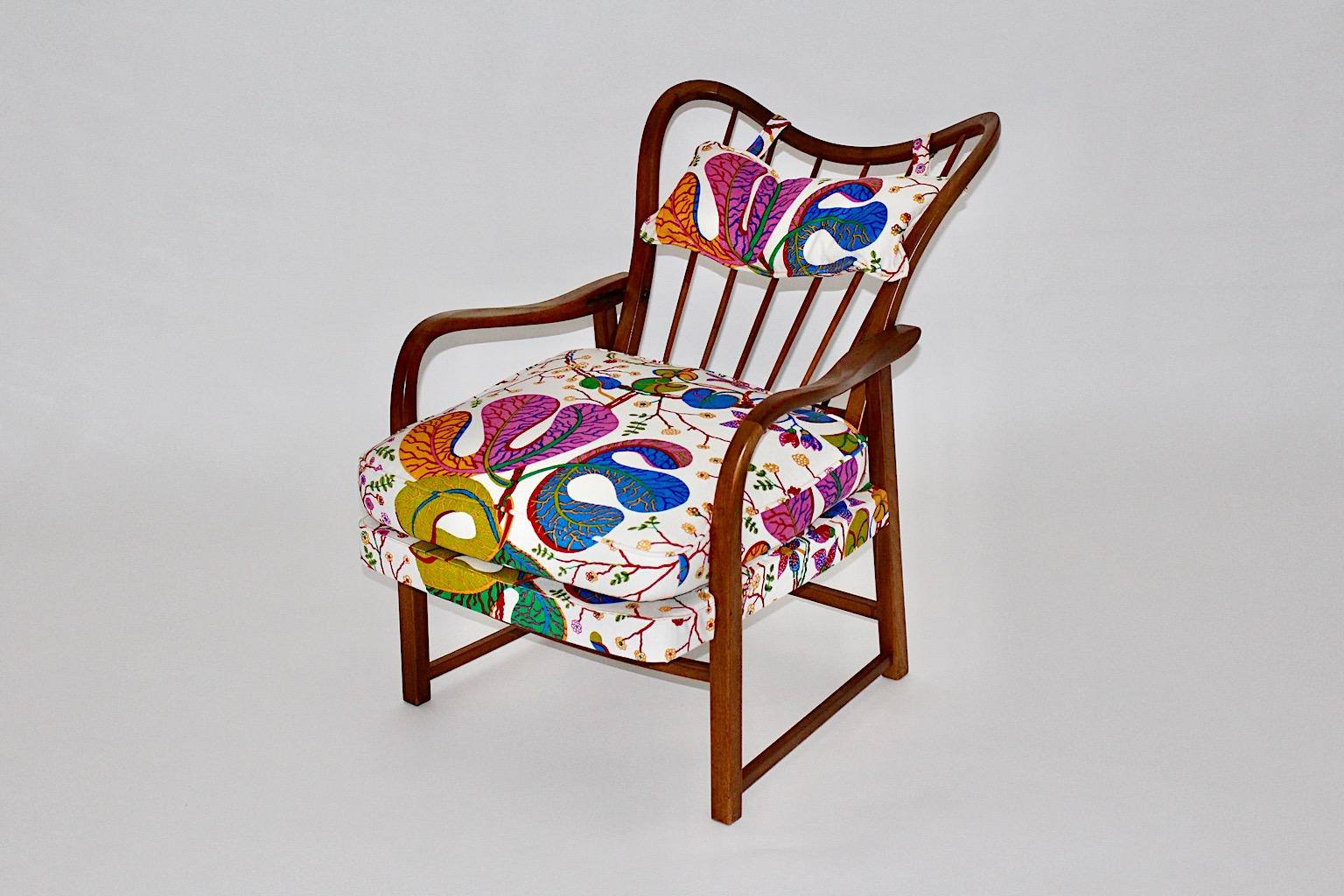 Nogal Silla de salón vintage moderna de mediados de siglo Josef Frank Tela Oswald Härdtl en venta 6