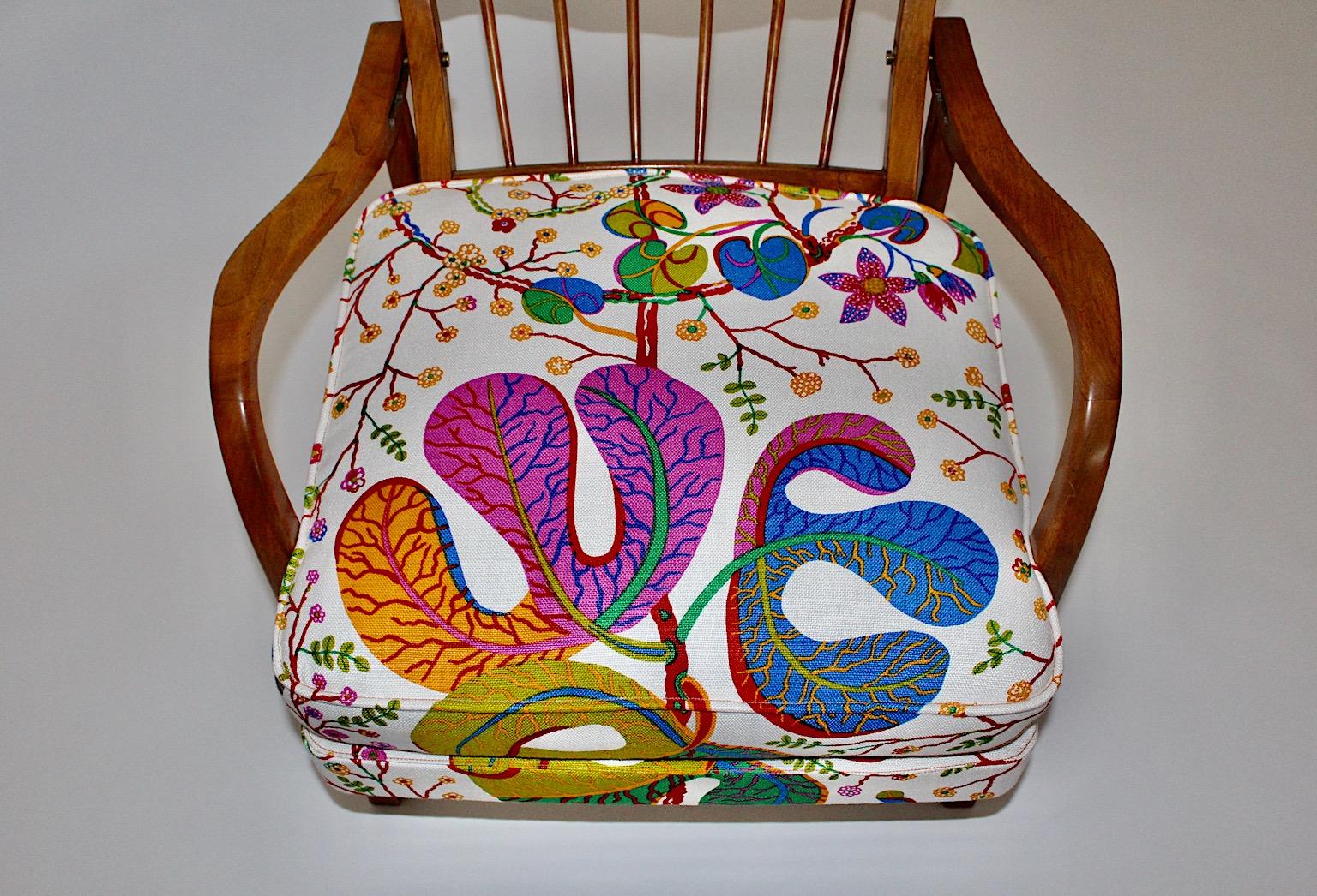 Nogal Silla de salón vintage moderna de mediados de siglo Josef Frank Tela Oswald Härdtl en venta 7