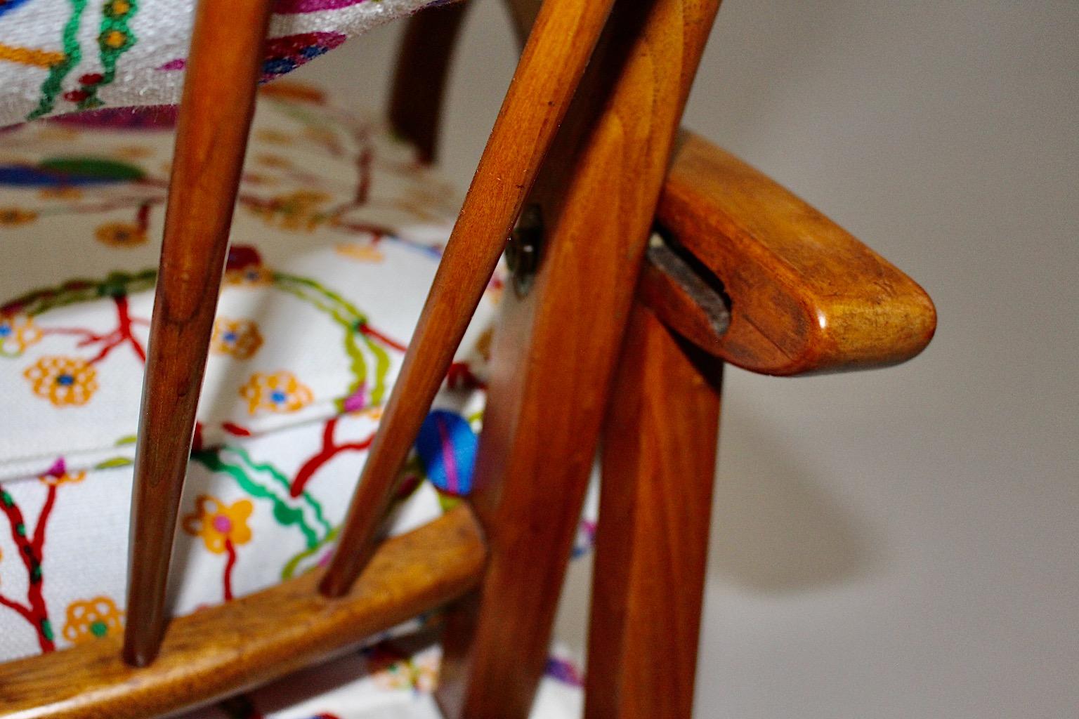 Nogal Silla de salón vintage moderna de mediados de siglo Josef Frank Tela Oswald Härdtl en venta 11
